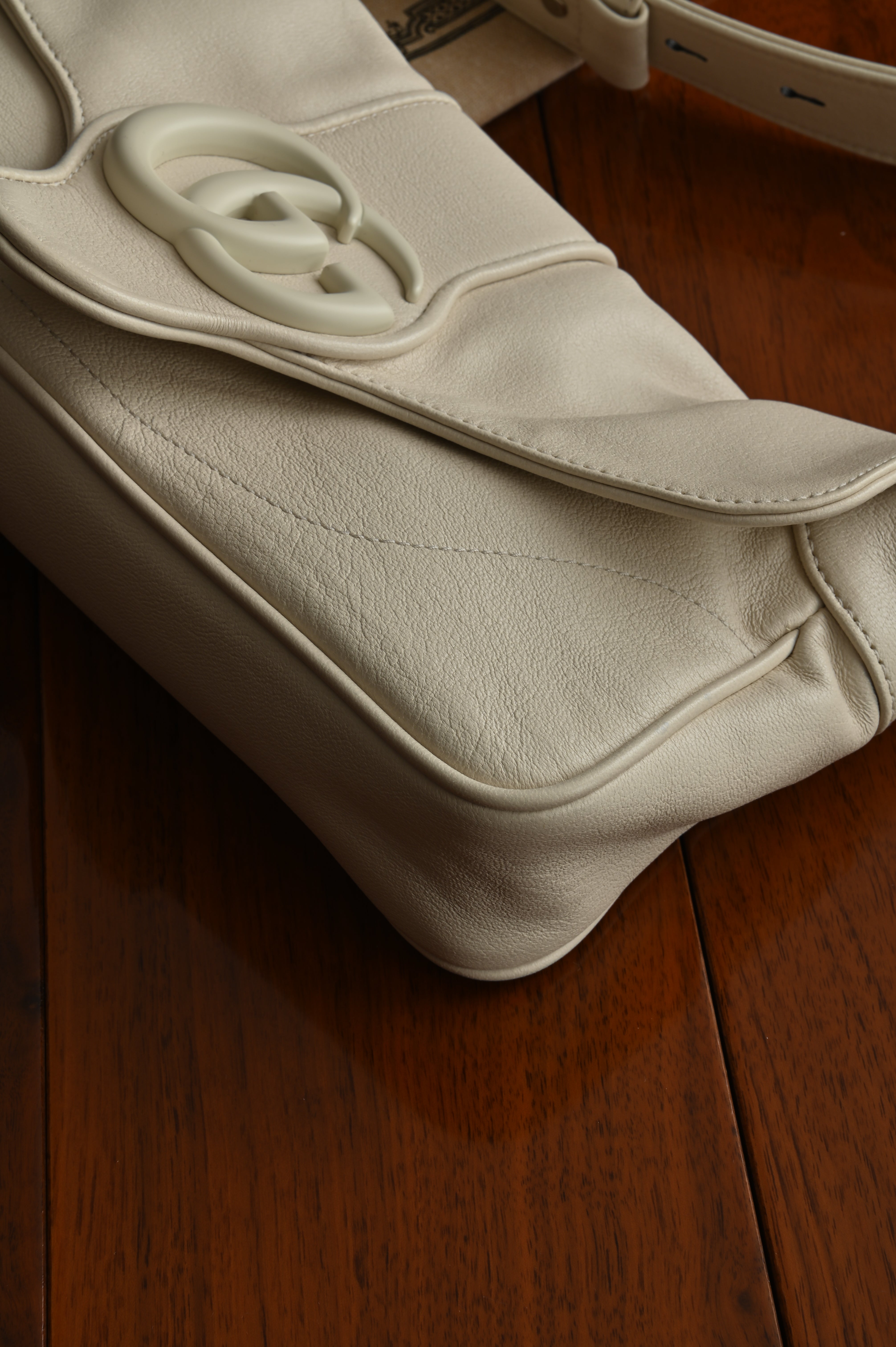 Gucci Aphrodite Small Leather Shoulder Bag