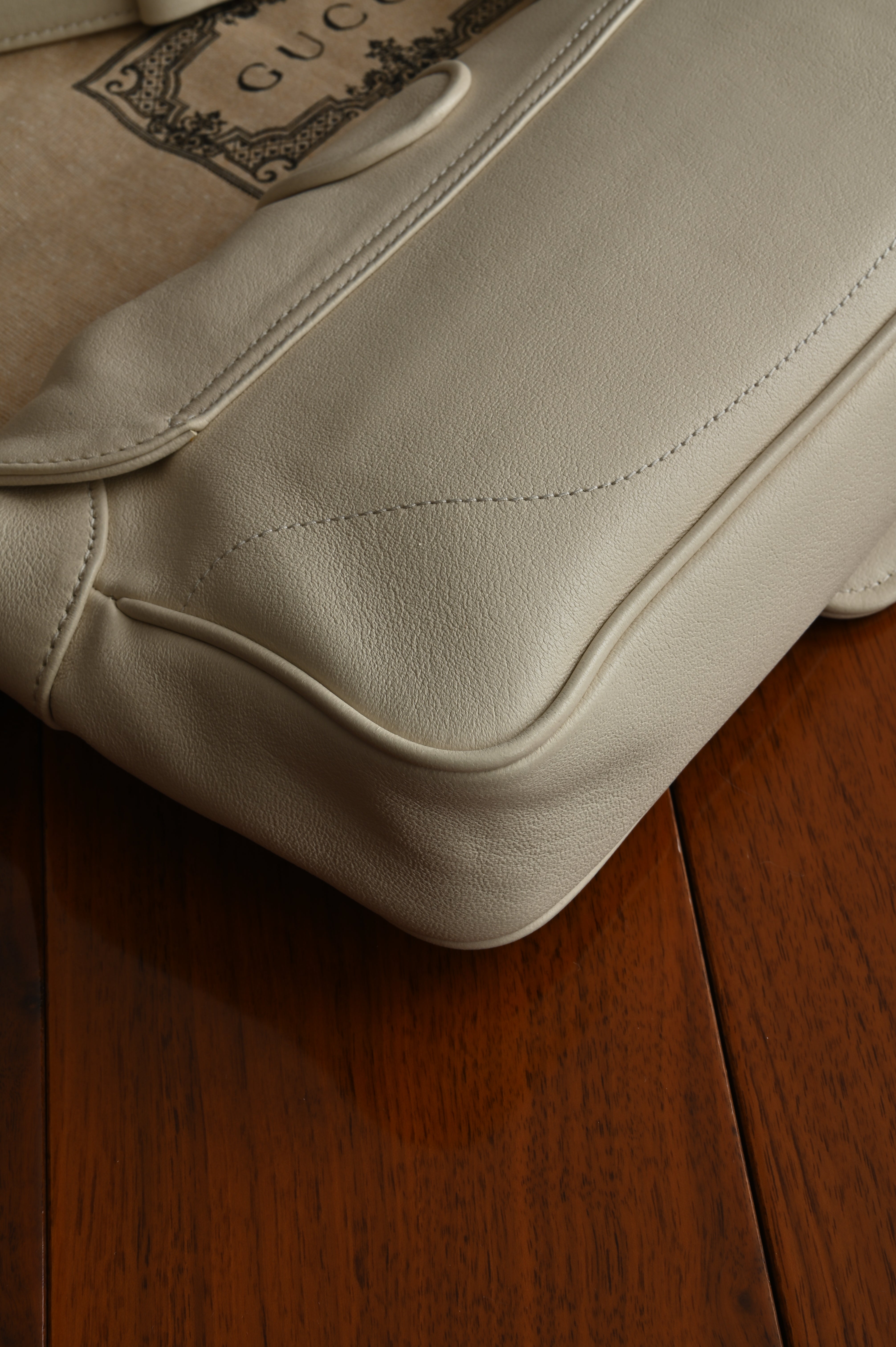 Gucci Aphrodite Small Leather Shoulder Bag