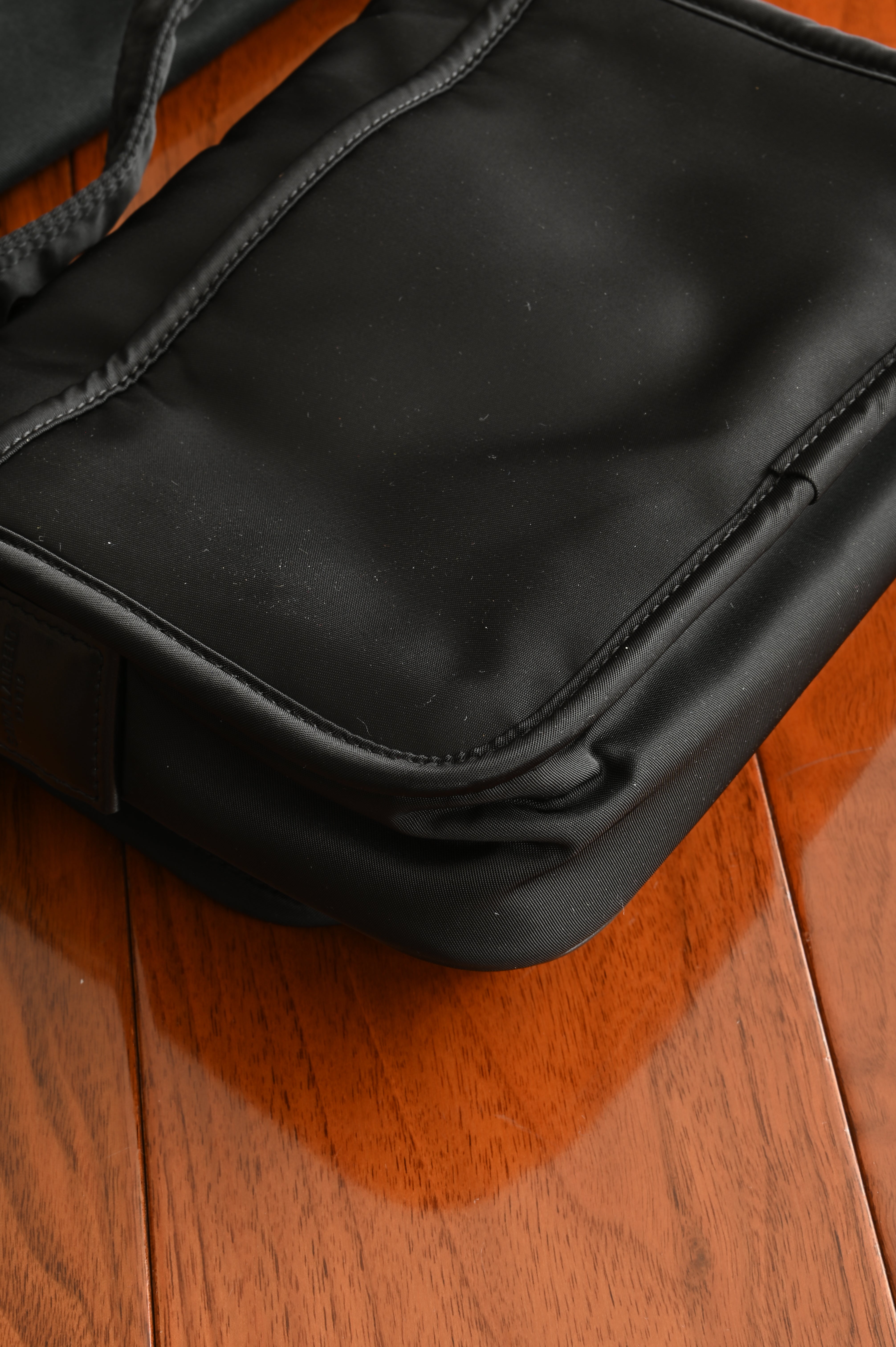 Saint Laurent Black Niki Messenger Bag