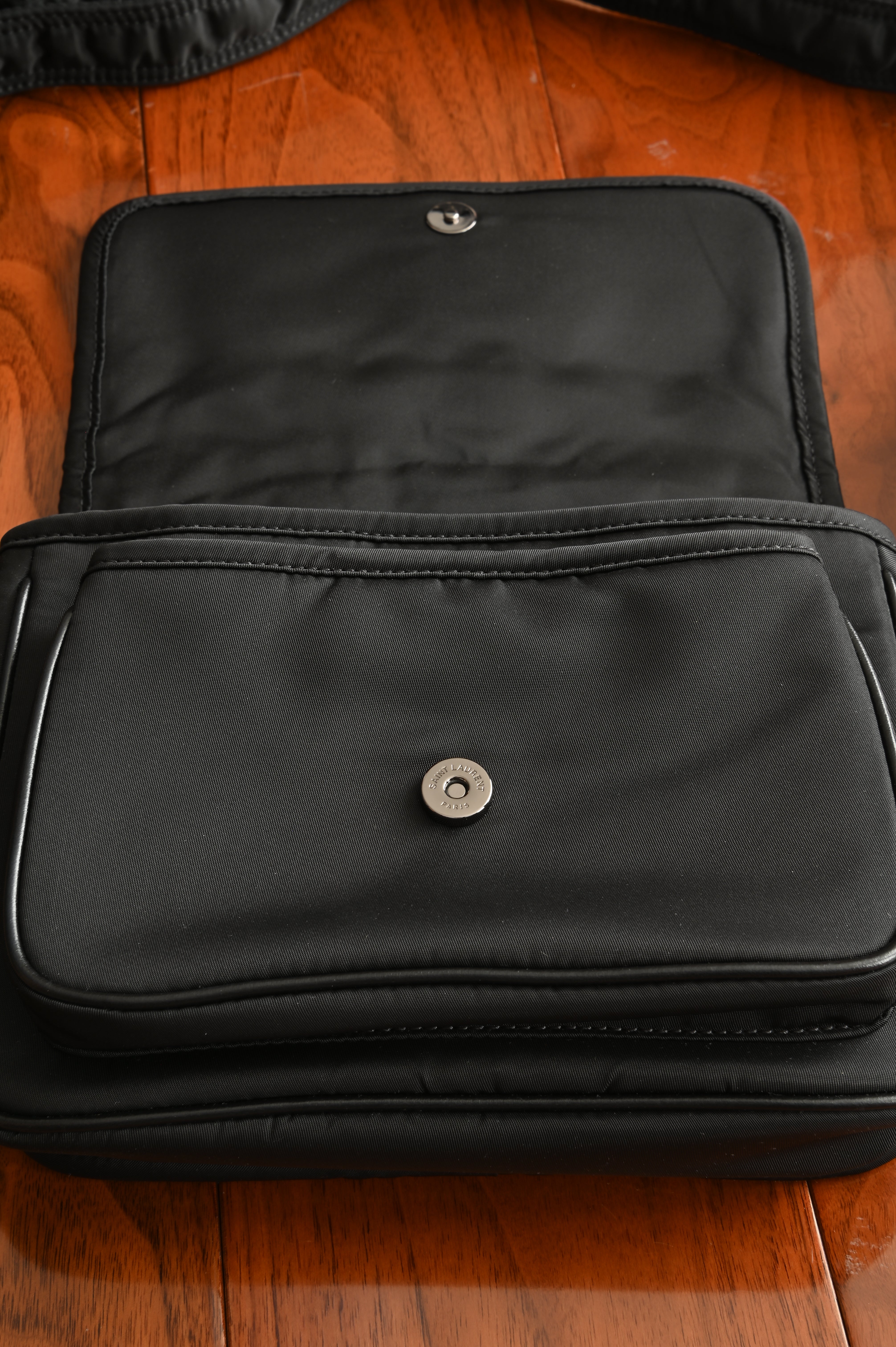 Saint Laurent Black Niki Messenger Bag