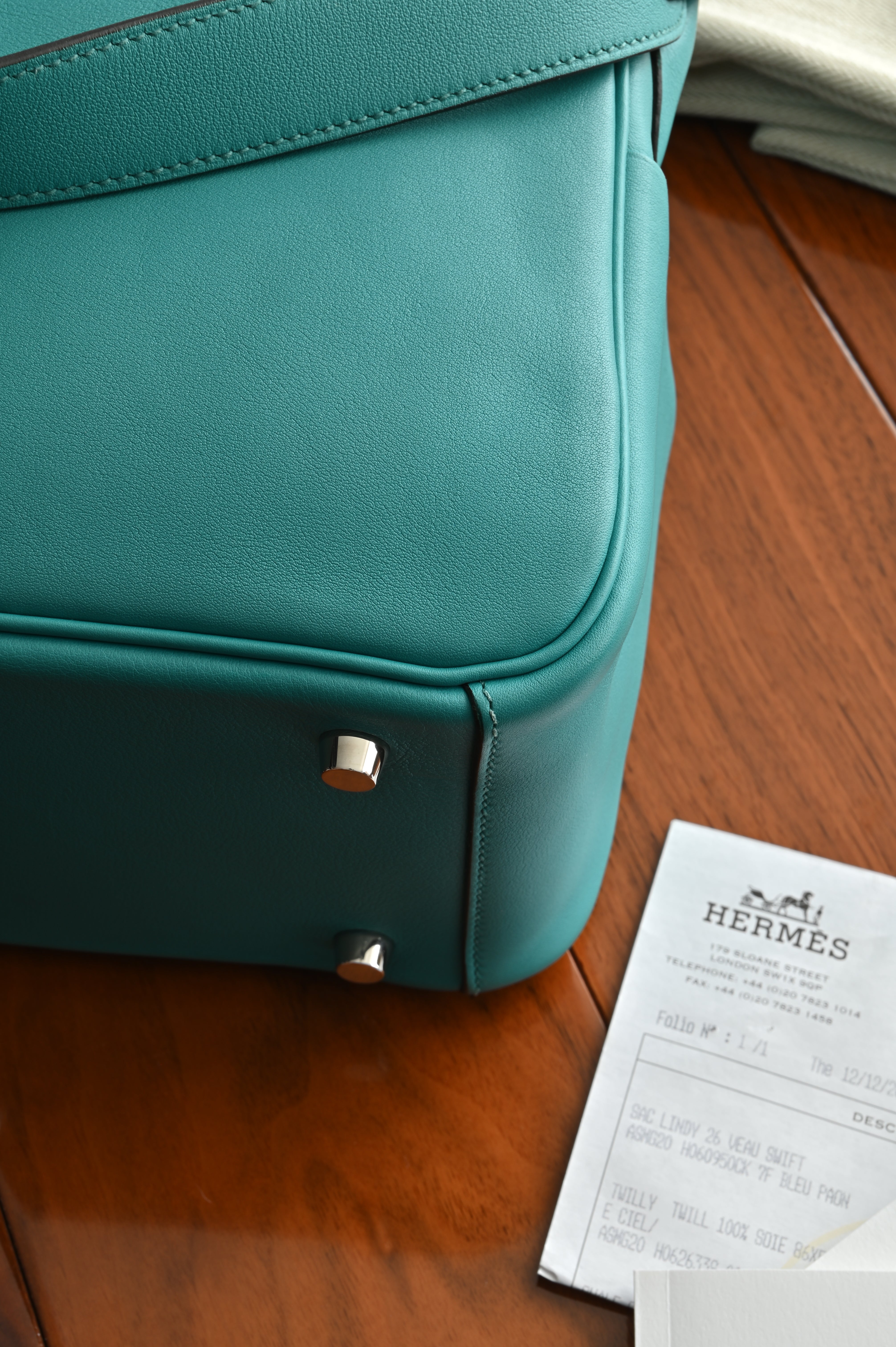 Hermès Lindy 26 Veau Swift leather Bleu Paon bag