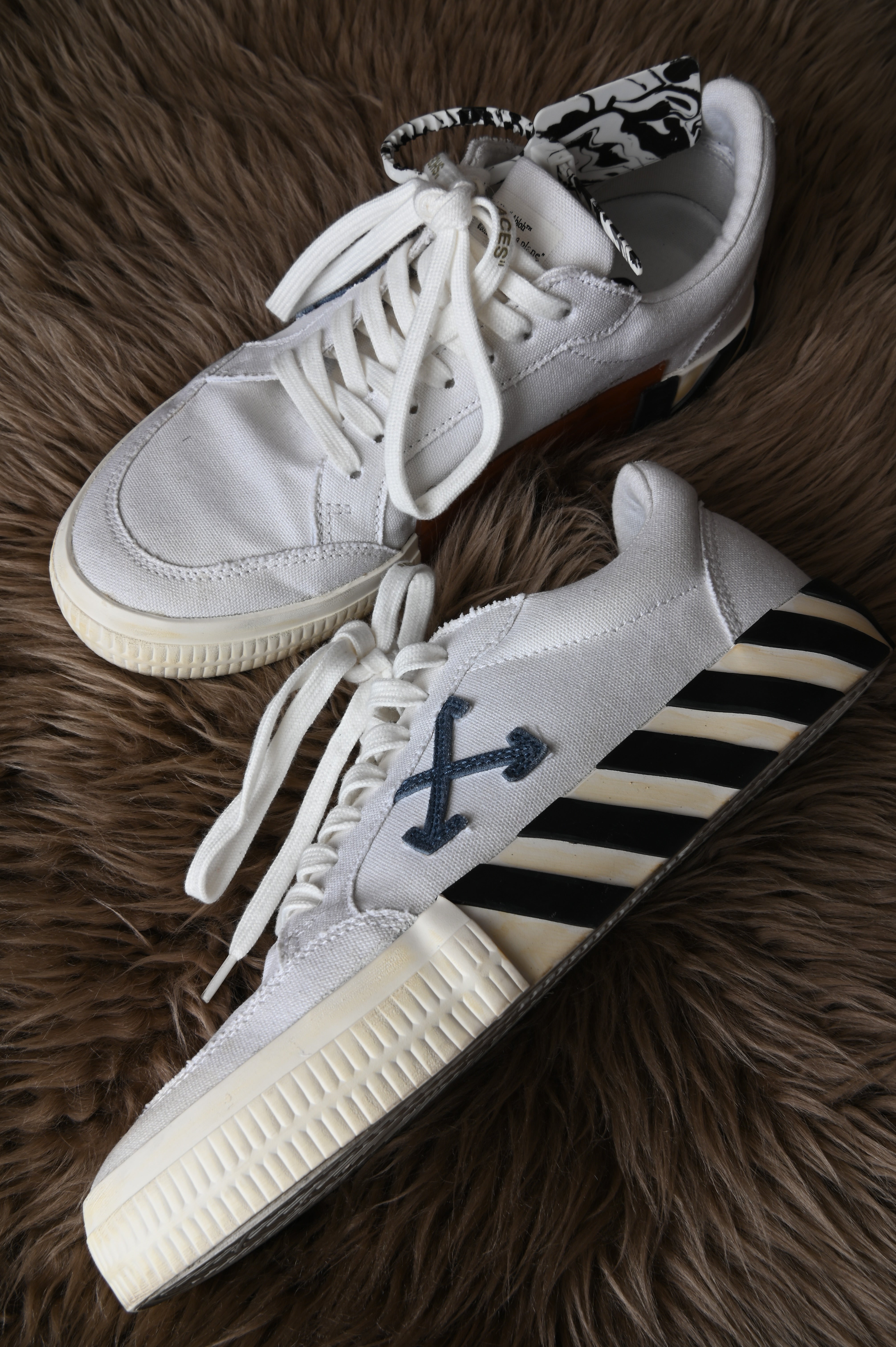 OFF-WHITE Vulc Low Blue Arrow