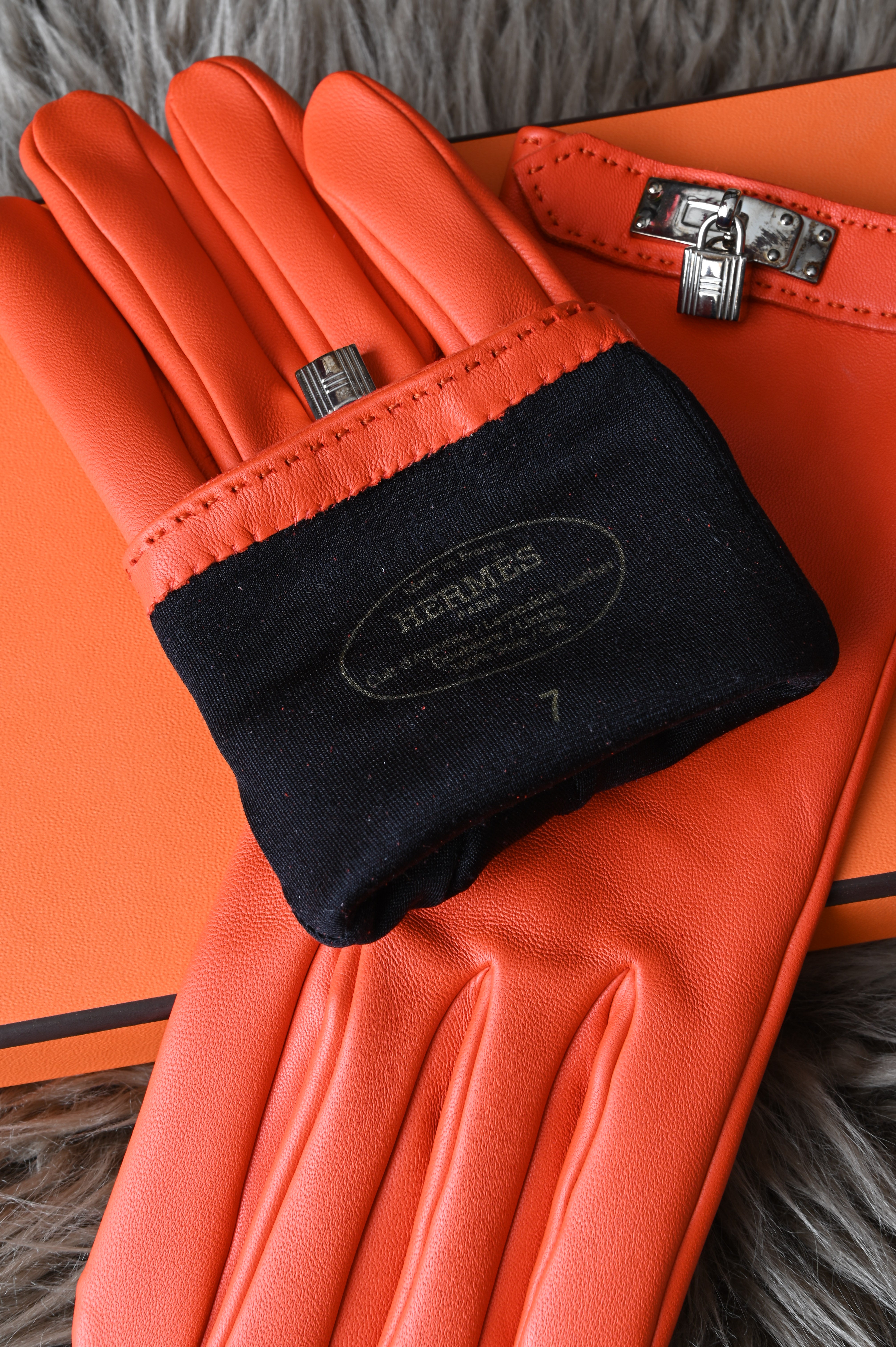 Hermes Kelly Gloves Gants 6.5 Orange leather