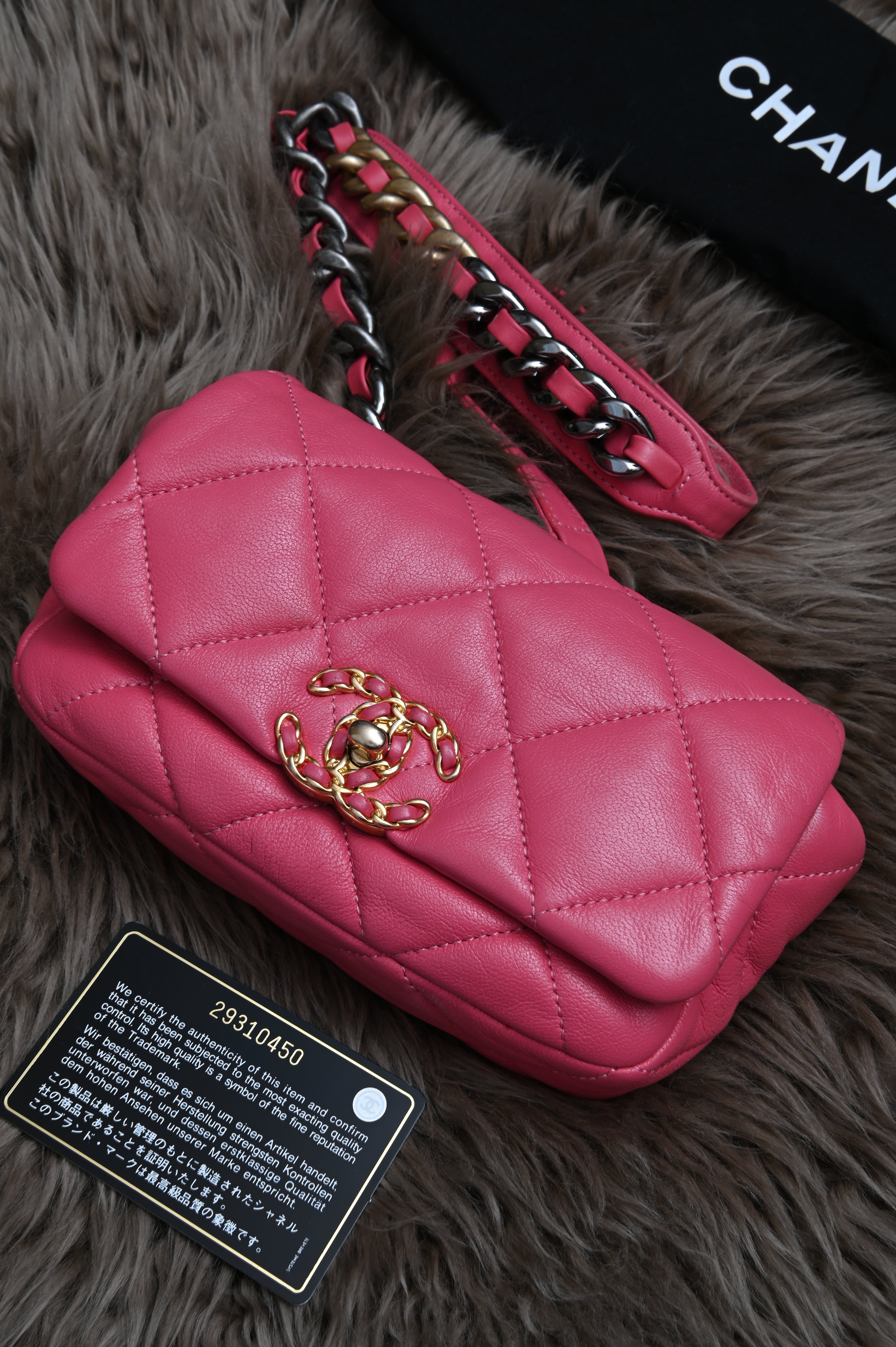 Chanel CC quilted lambskin 19 Belt Bag in pink