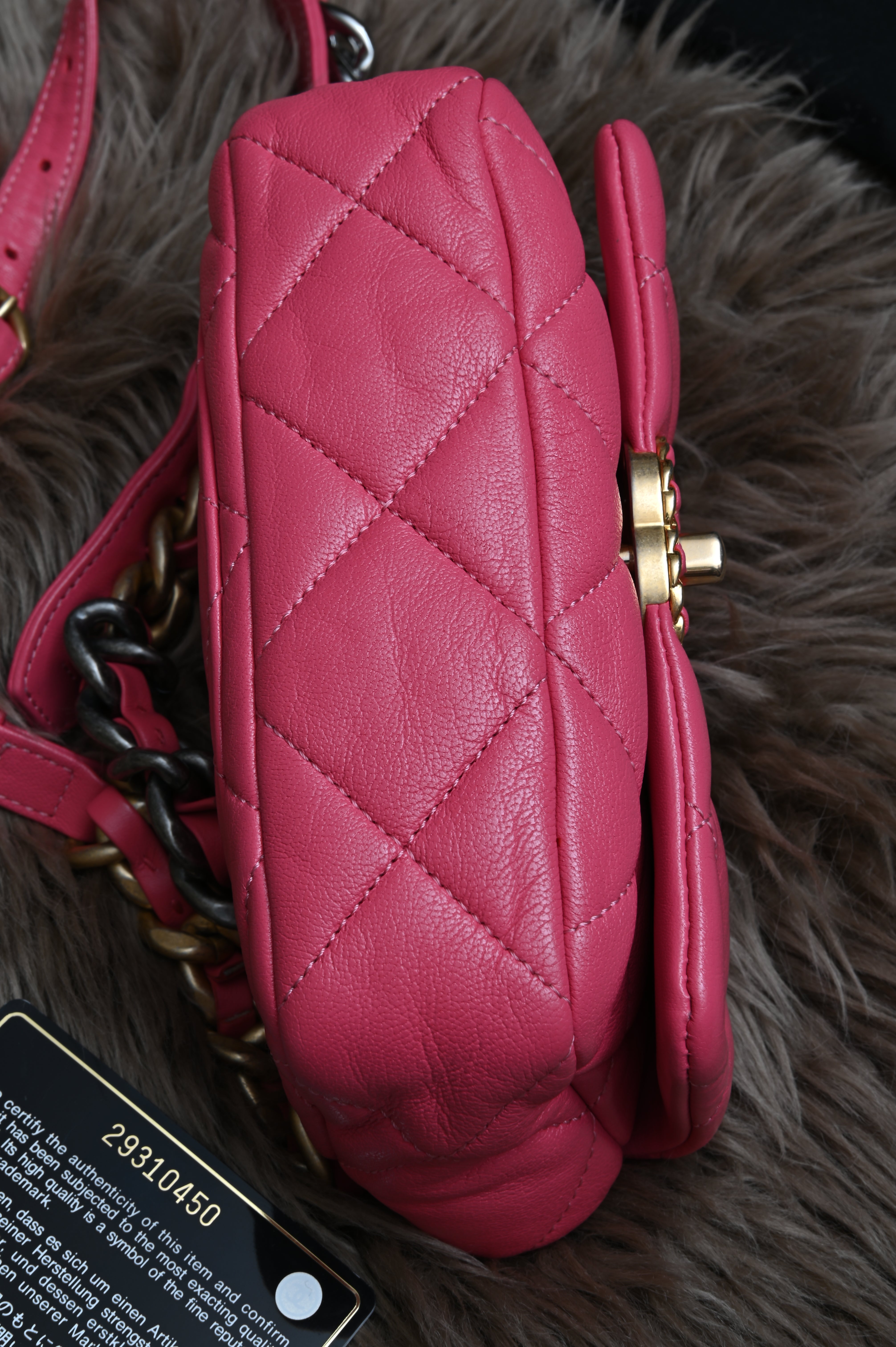 Chanel CC quilted lambskin 19 Belt Bag in pink