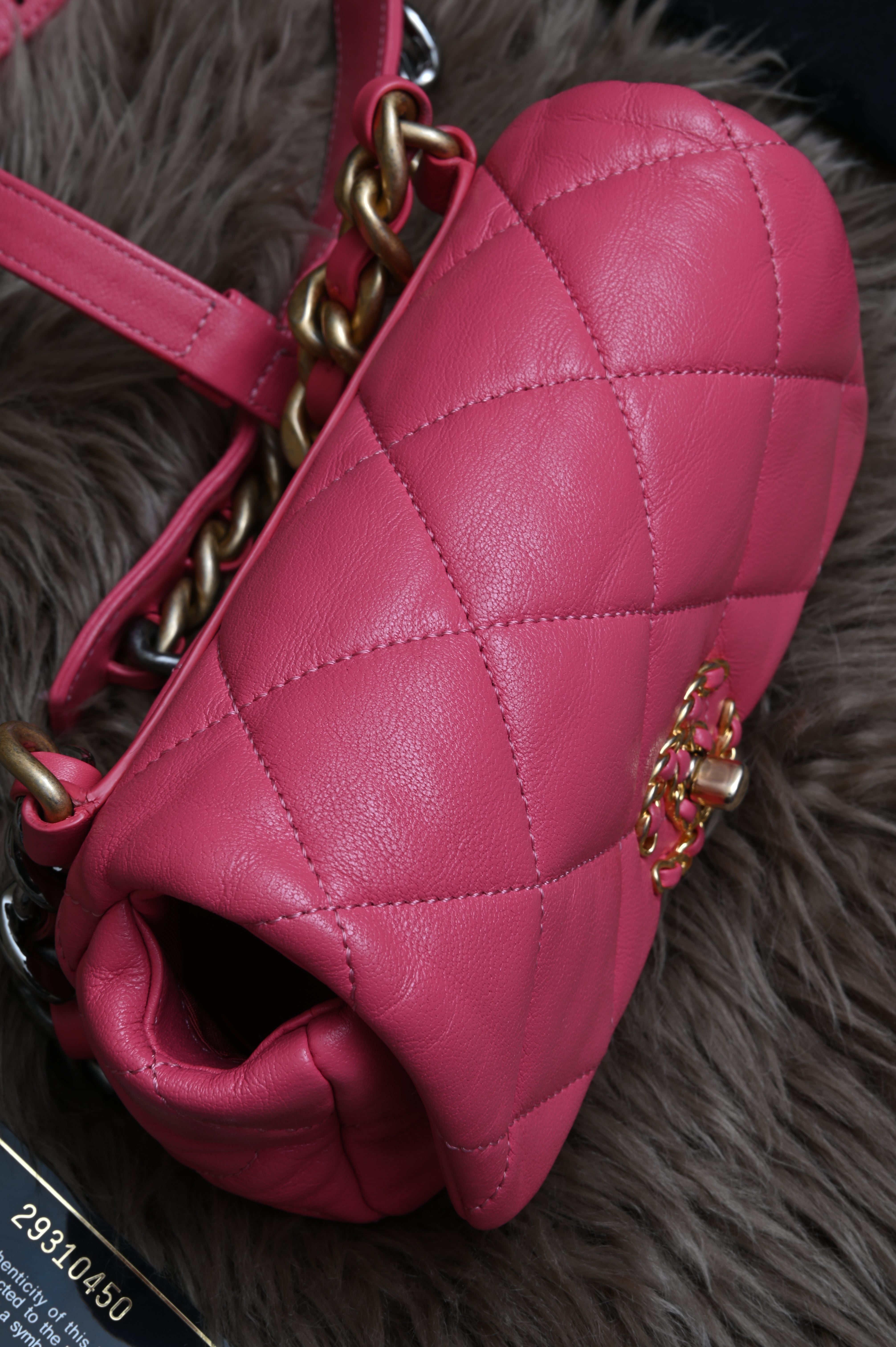 Chanel CC quilted lambskin 19 Belt Bag in pink