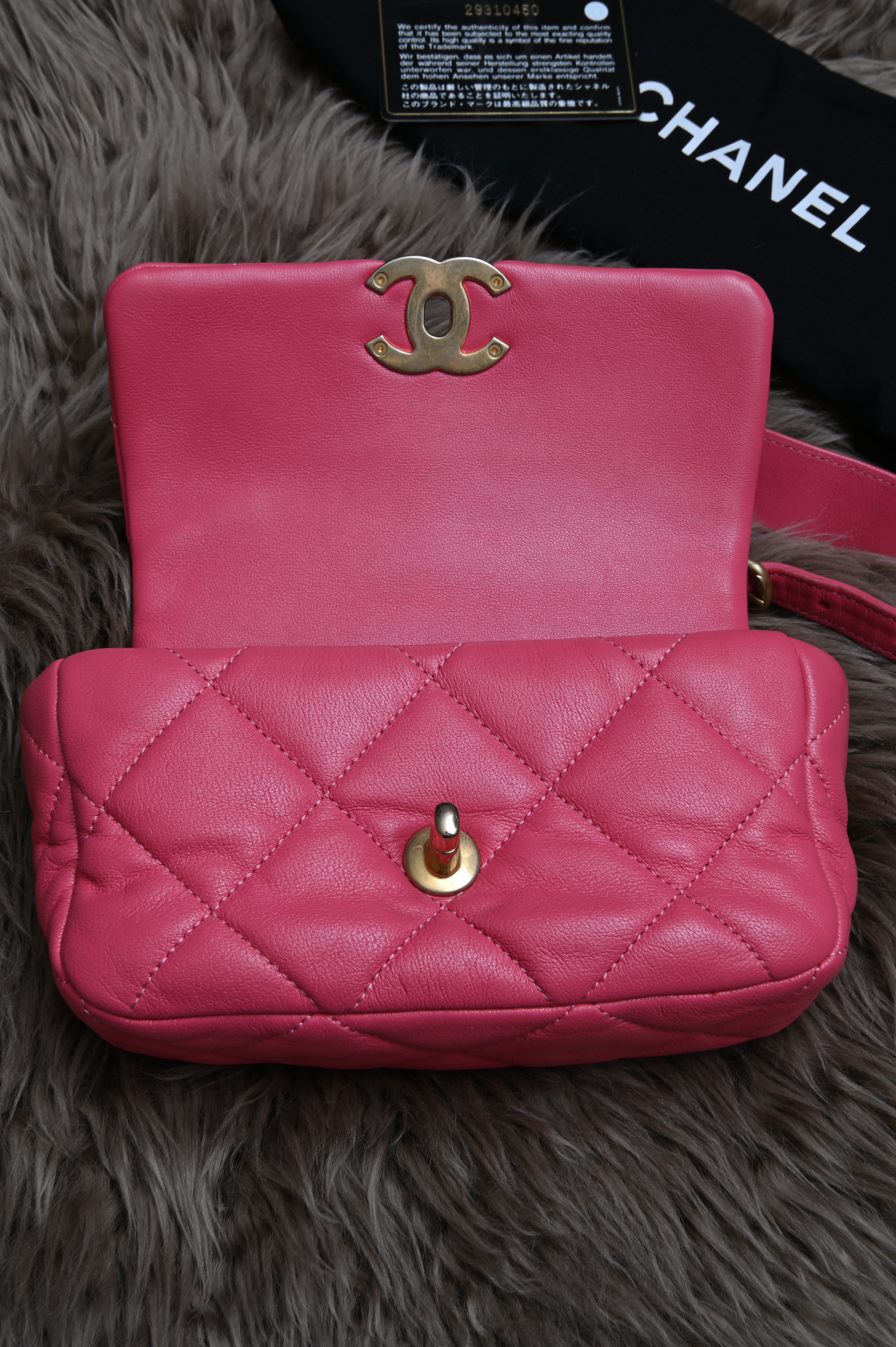 Chanel CC quilted lambskin 19 Belt Bag in pink