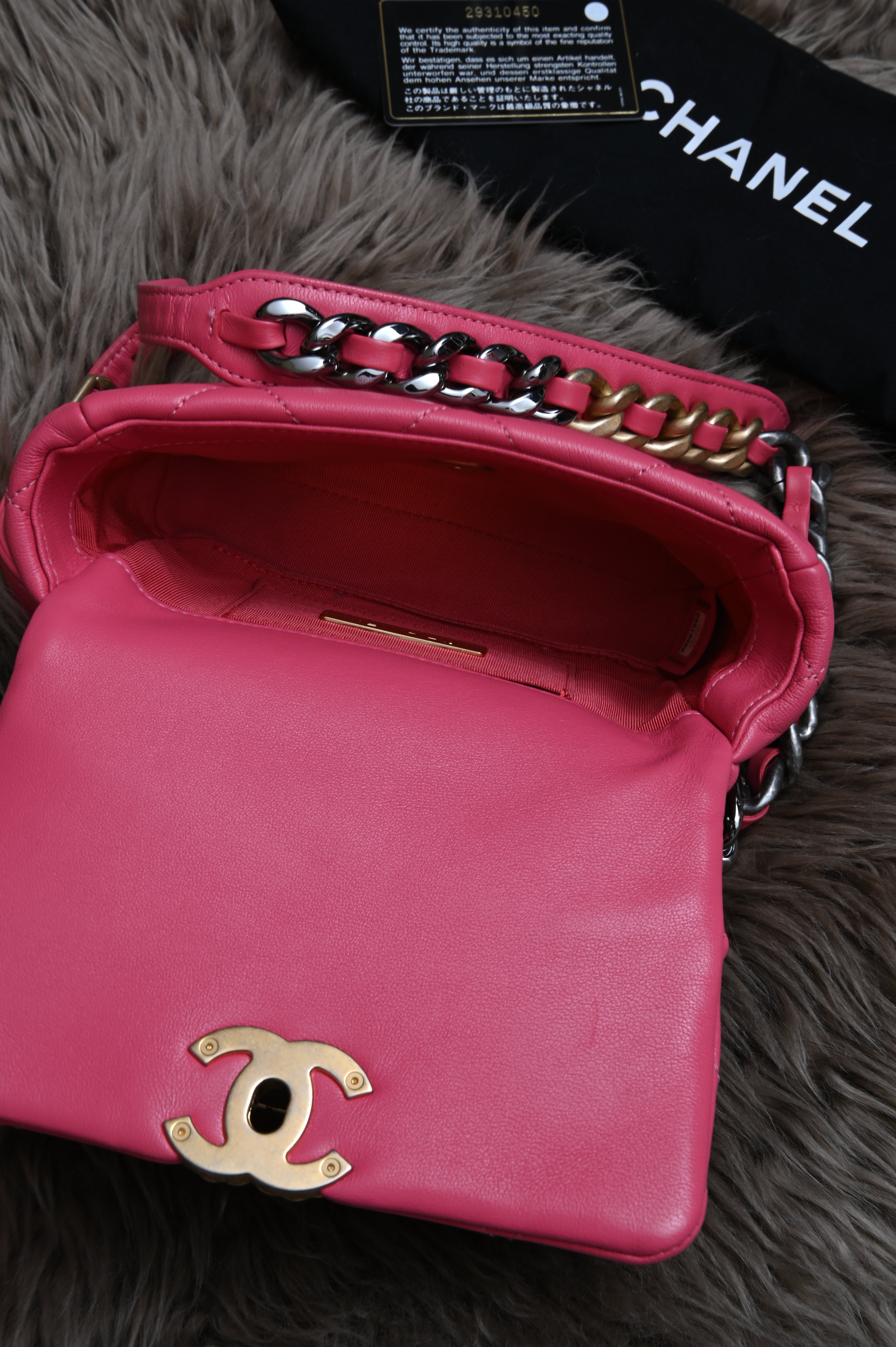 Chanel CC quilted lambskin 19 Belt Bag in pink