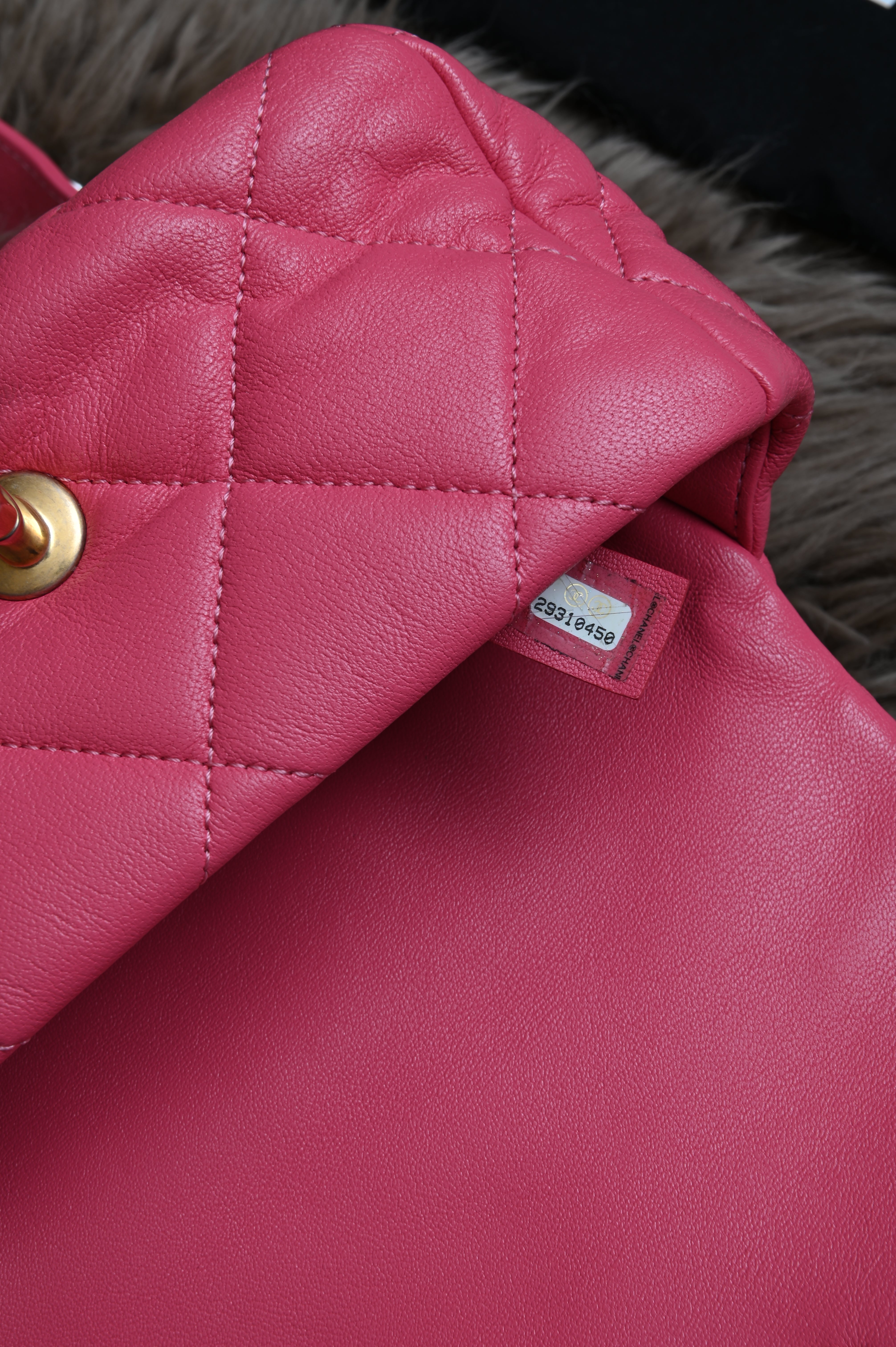 Chanel CC quilted lambskin 19 Belt Bag in pink