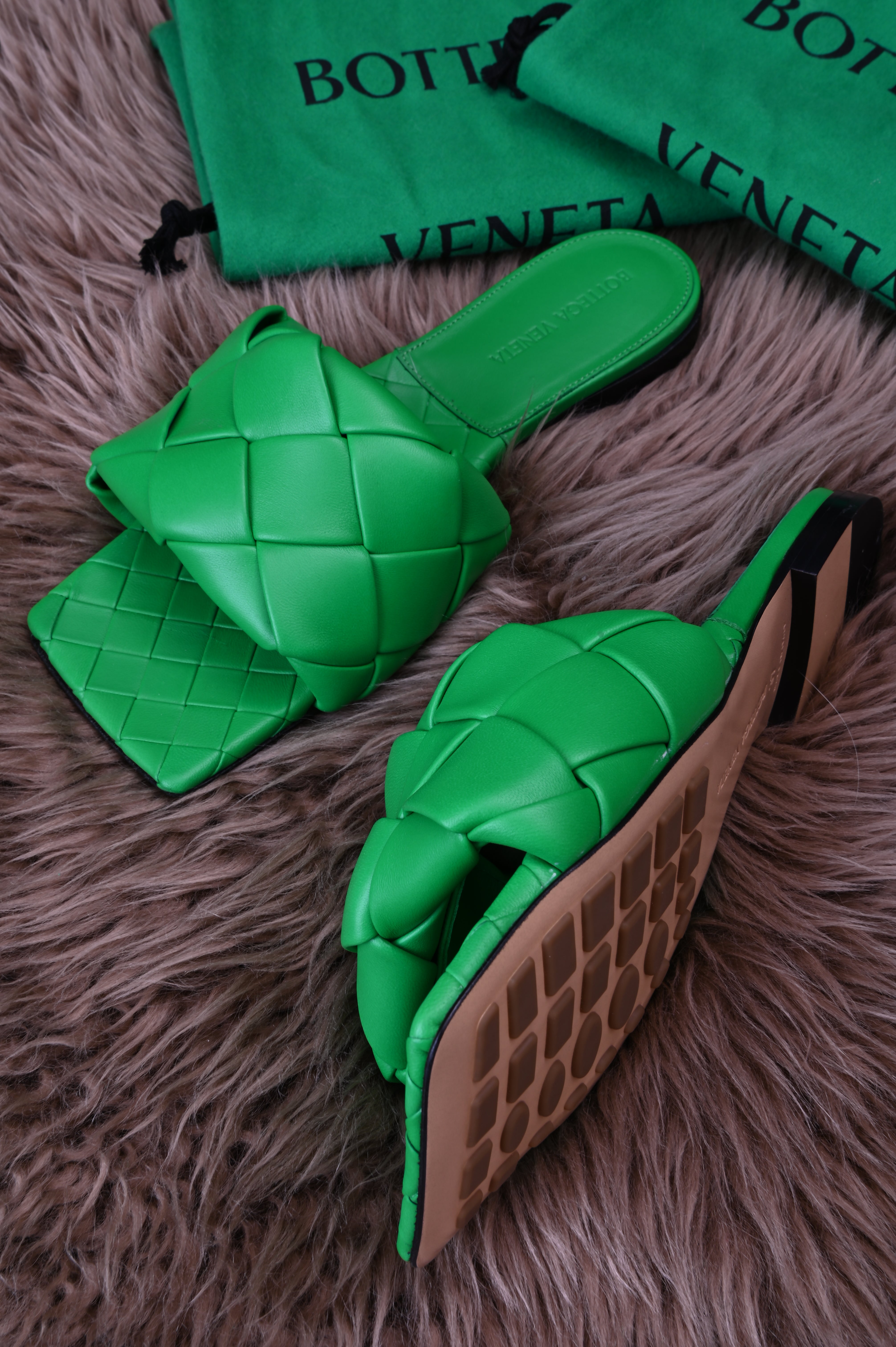 Bottega Veneta Lido sandals in Green