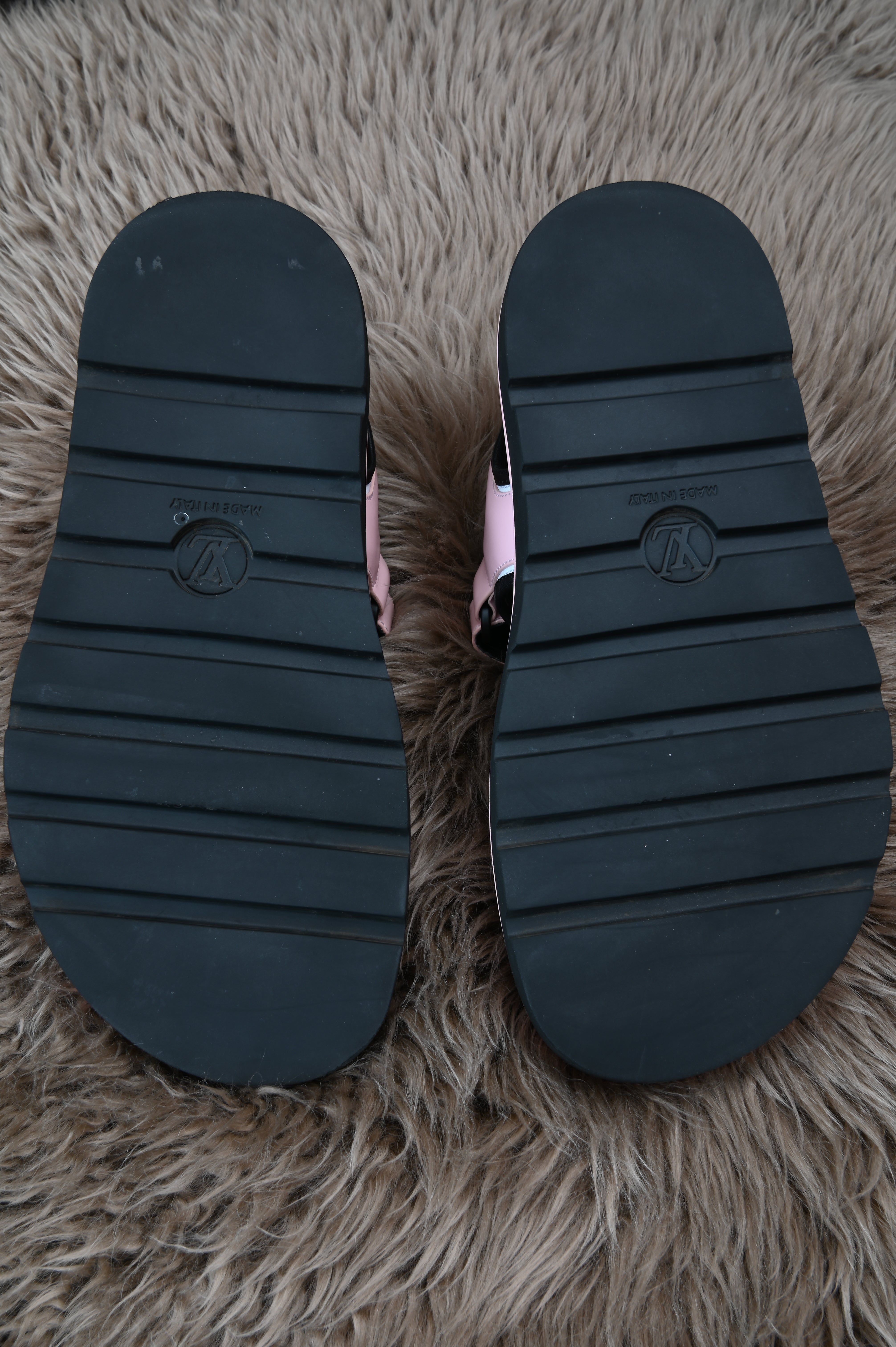Louis Vuitton Calfskin Pillow Flat Sandals in pink