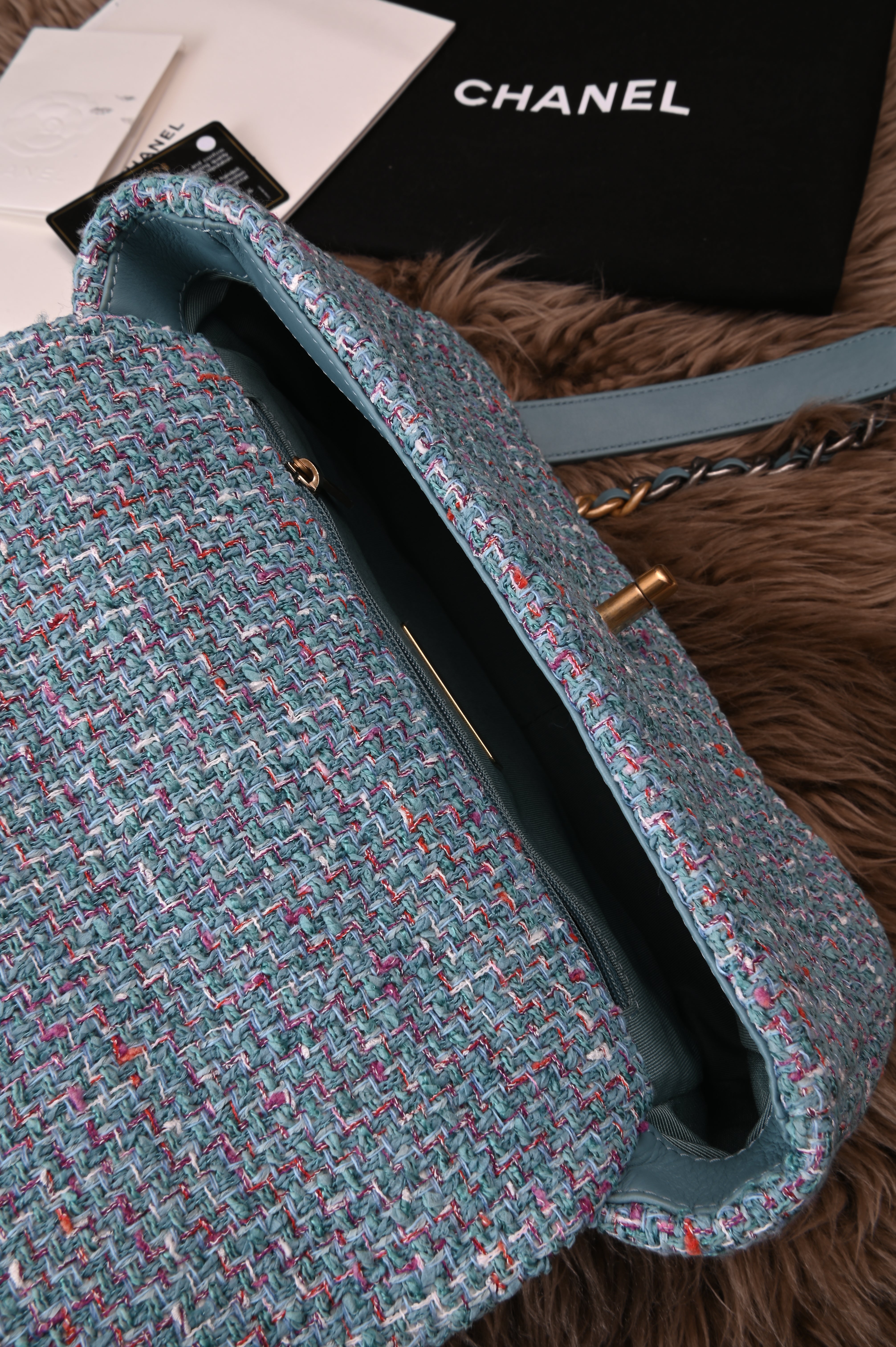Chanel Medium CC 19 Tweed in blue multicolor