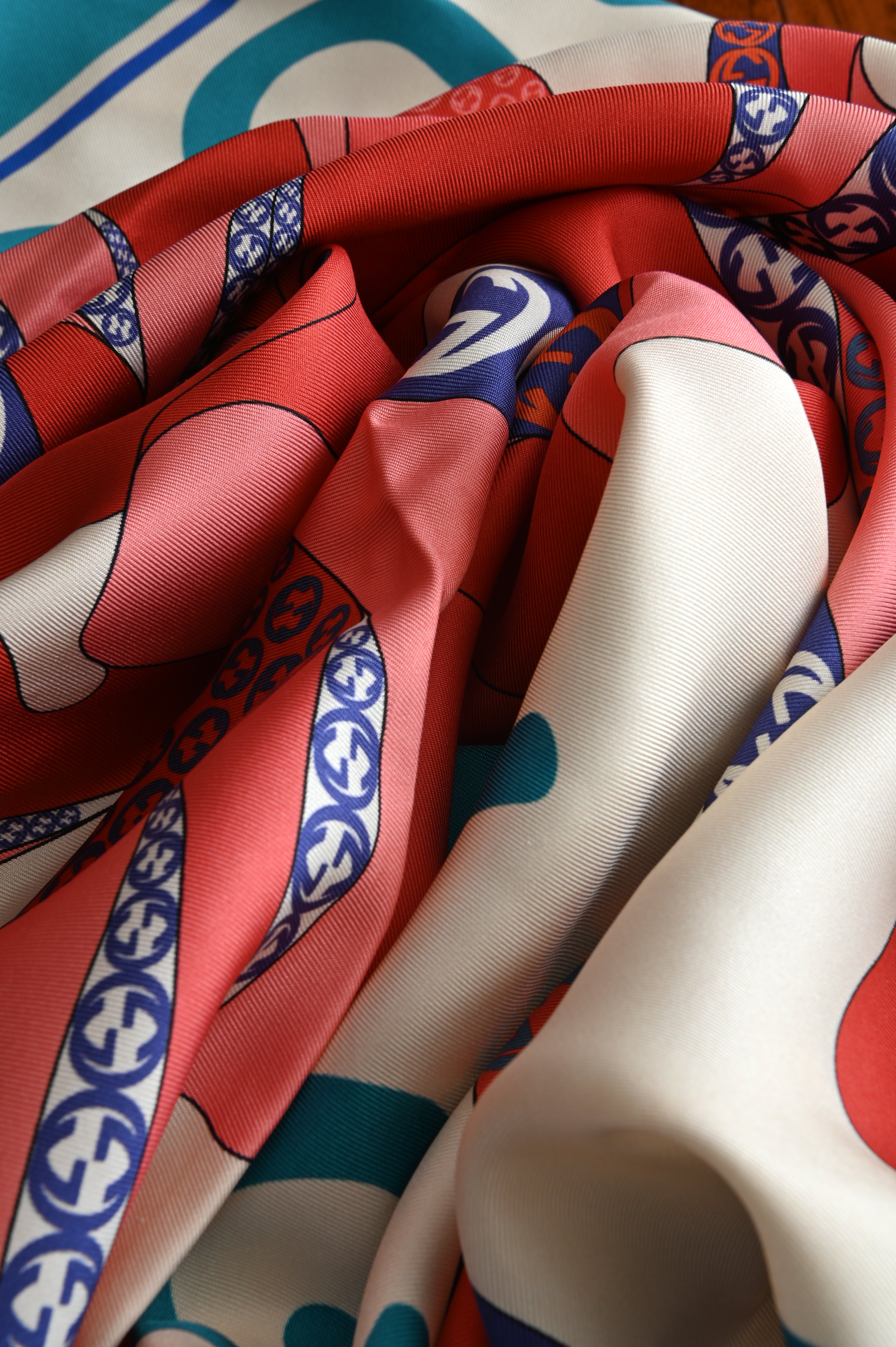 Gucci Bauhinia flower Silk Scarf crumpled