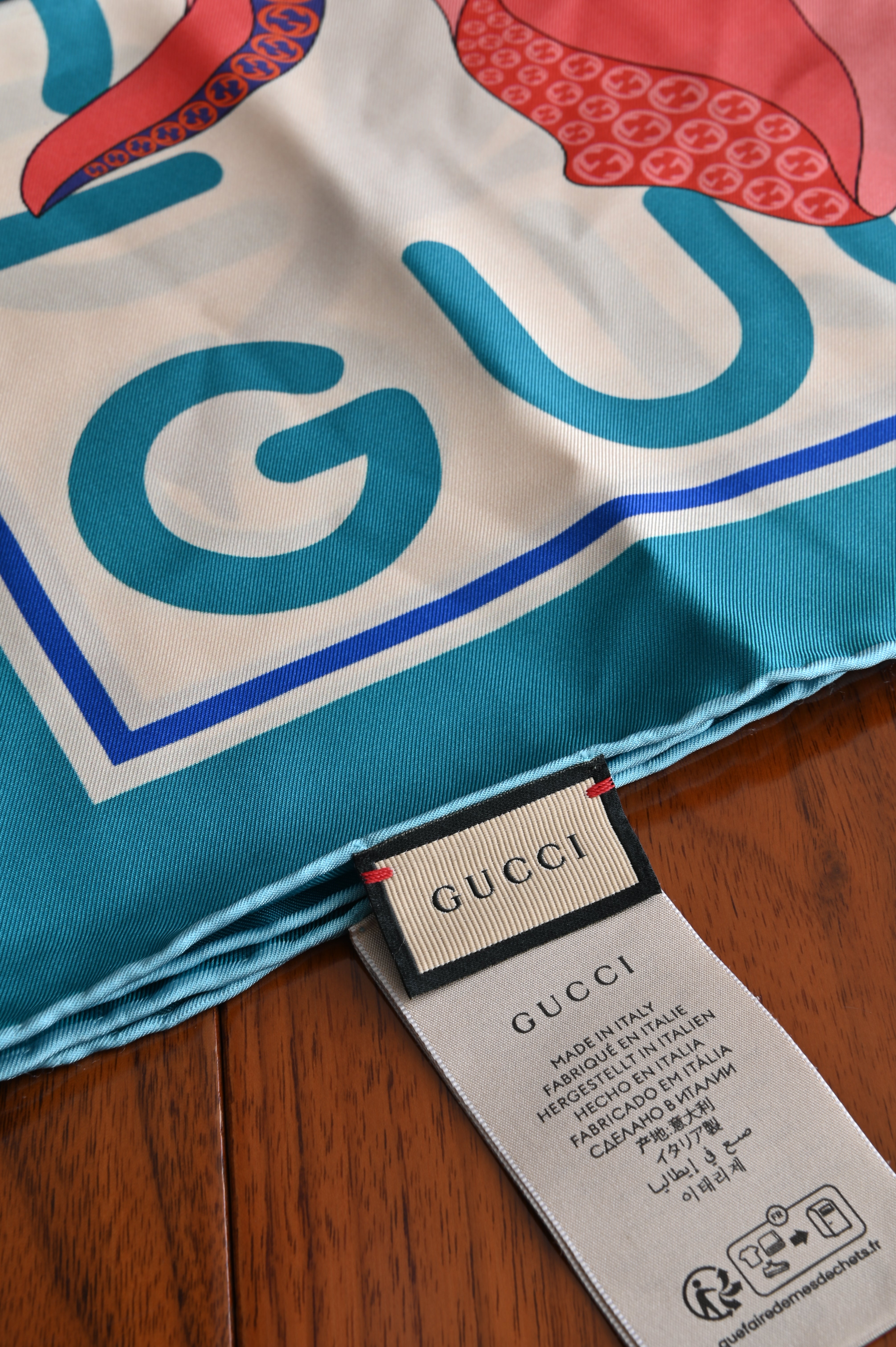 Gucci Bauhinia flower Silk Scarf flat two