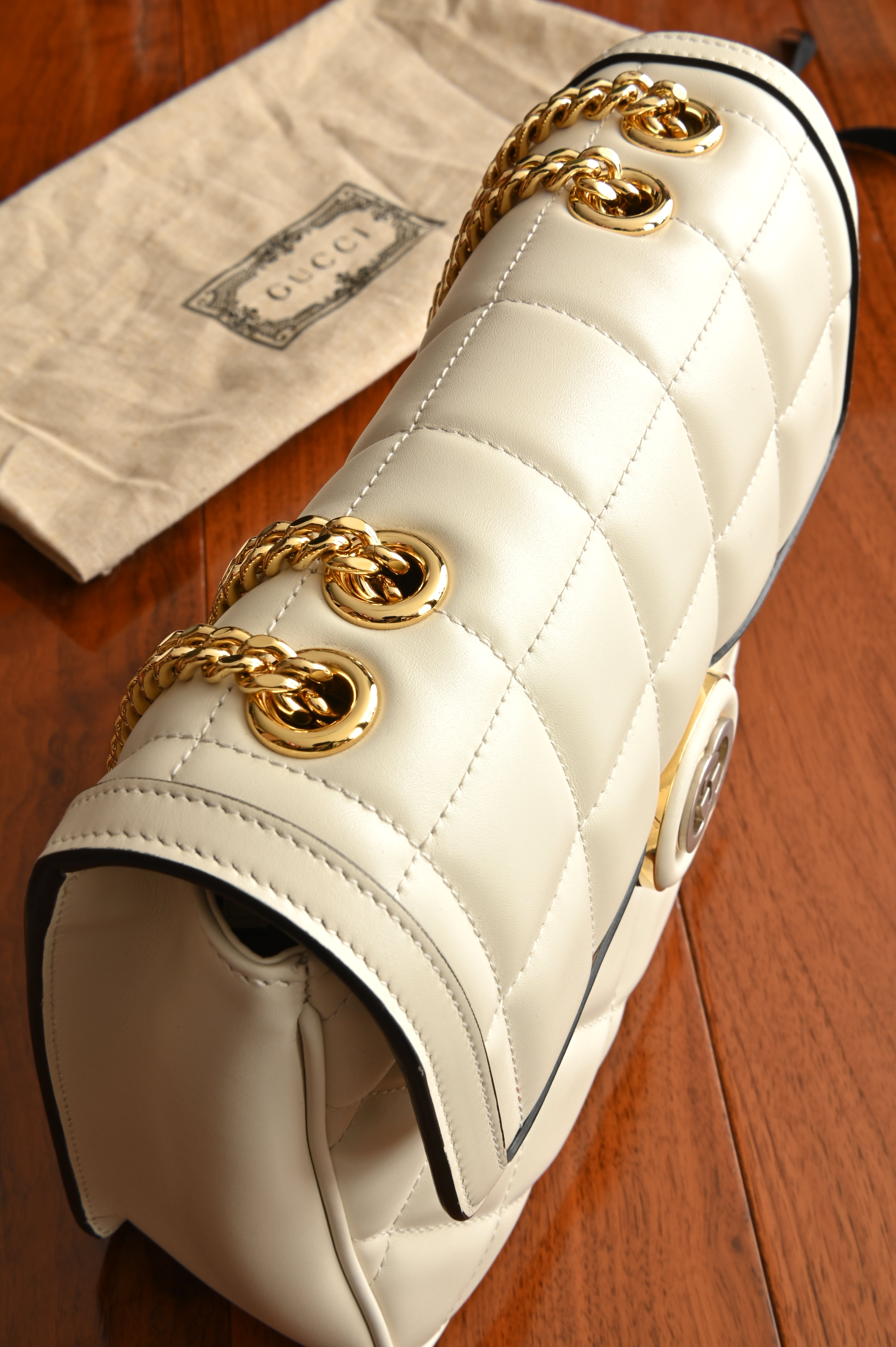 Gucci Deco Small Shoulder Bag in White Quilted Calf leather with Gold Silver-toned Lock top