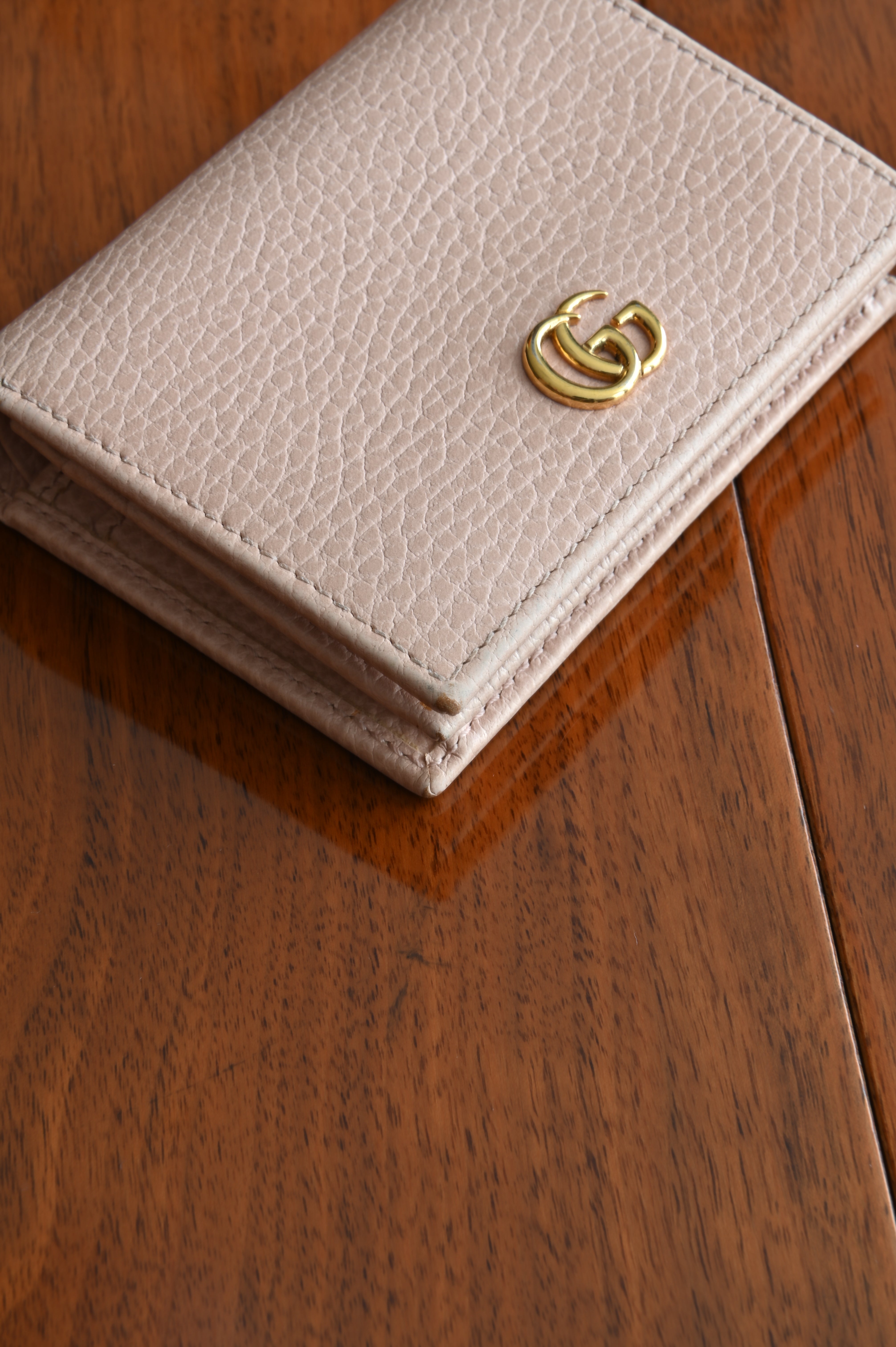 Gucci GG Marmont Compact wallet angle one