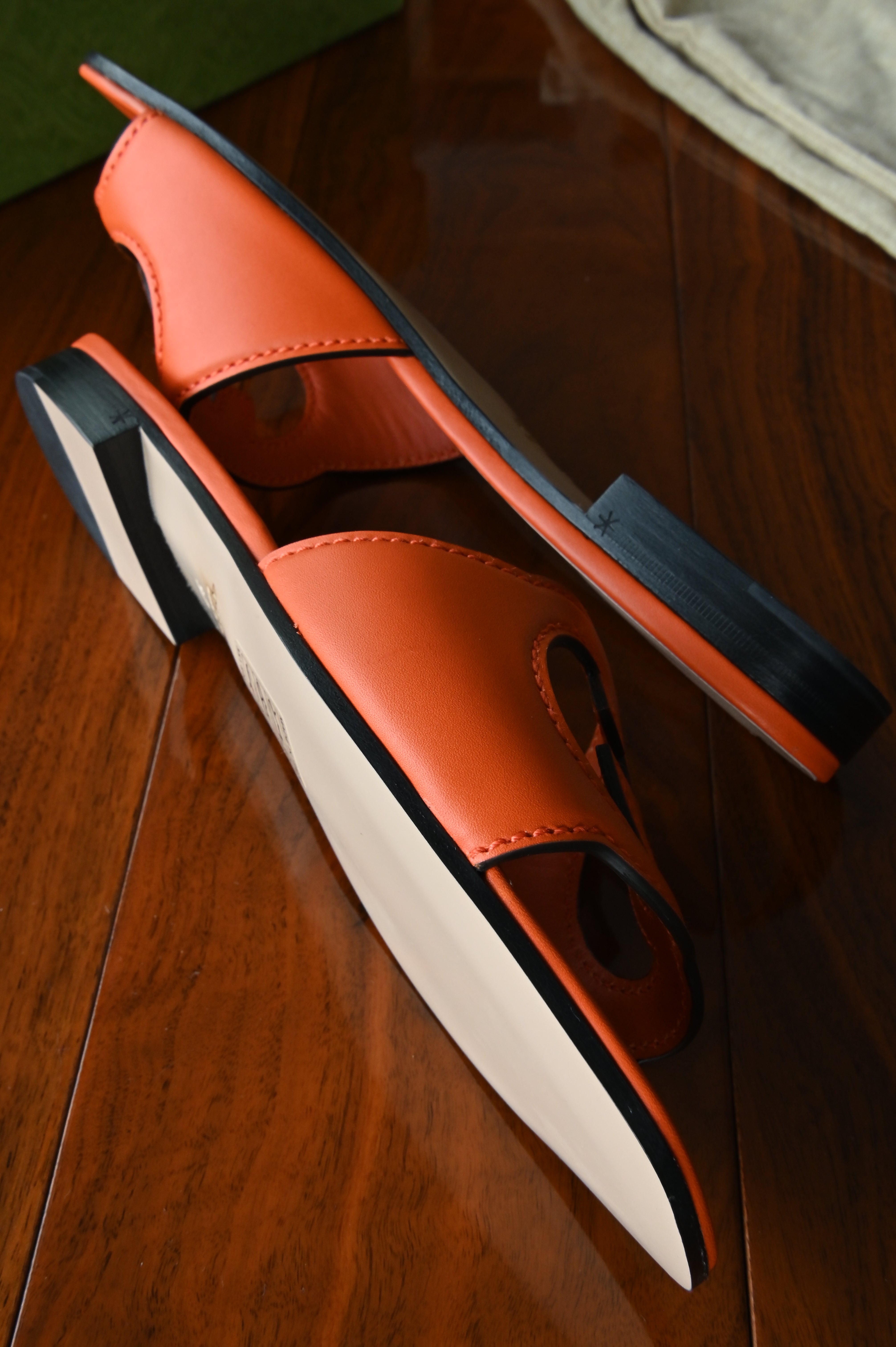 Gucci GG Orange Sandals Flats side