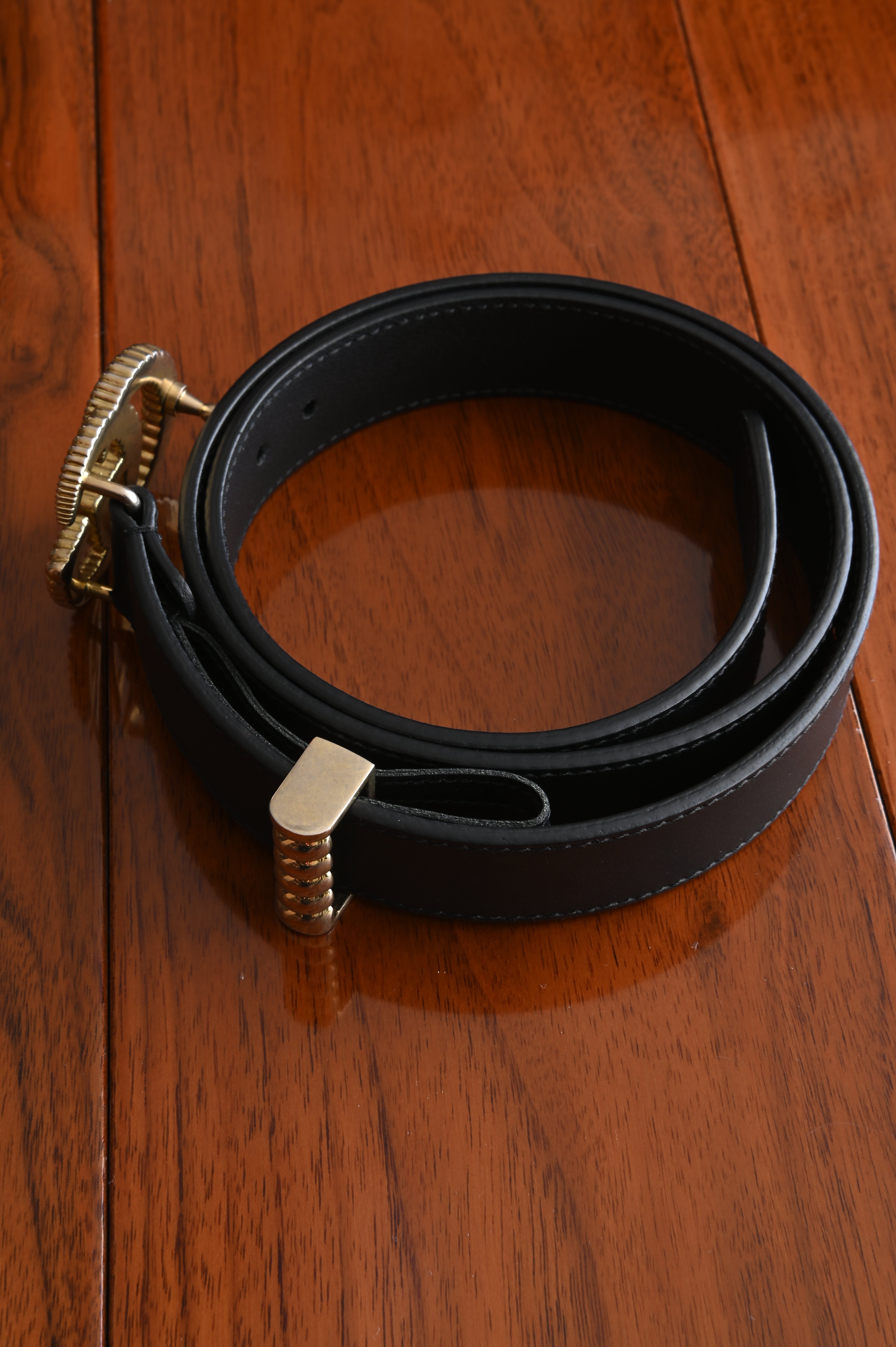 Gucci GG belt in Gold Hardware and black calf folded