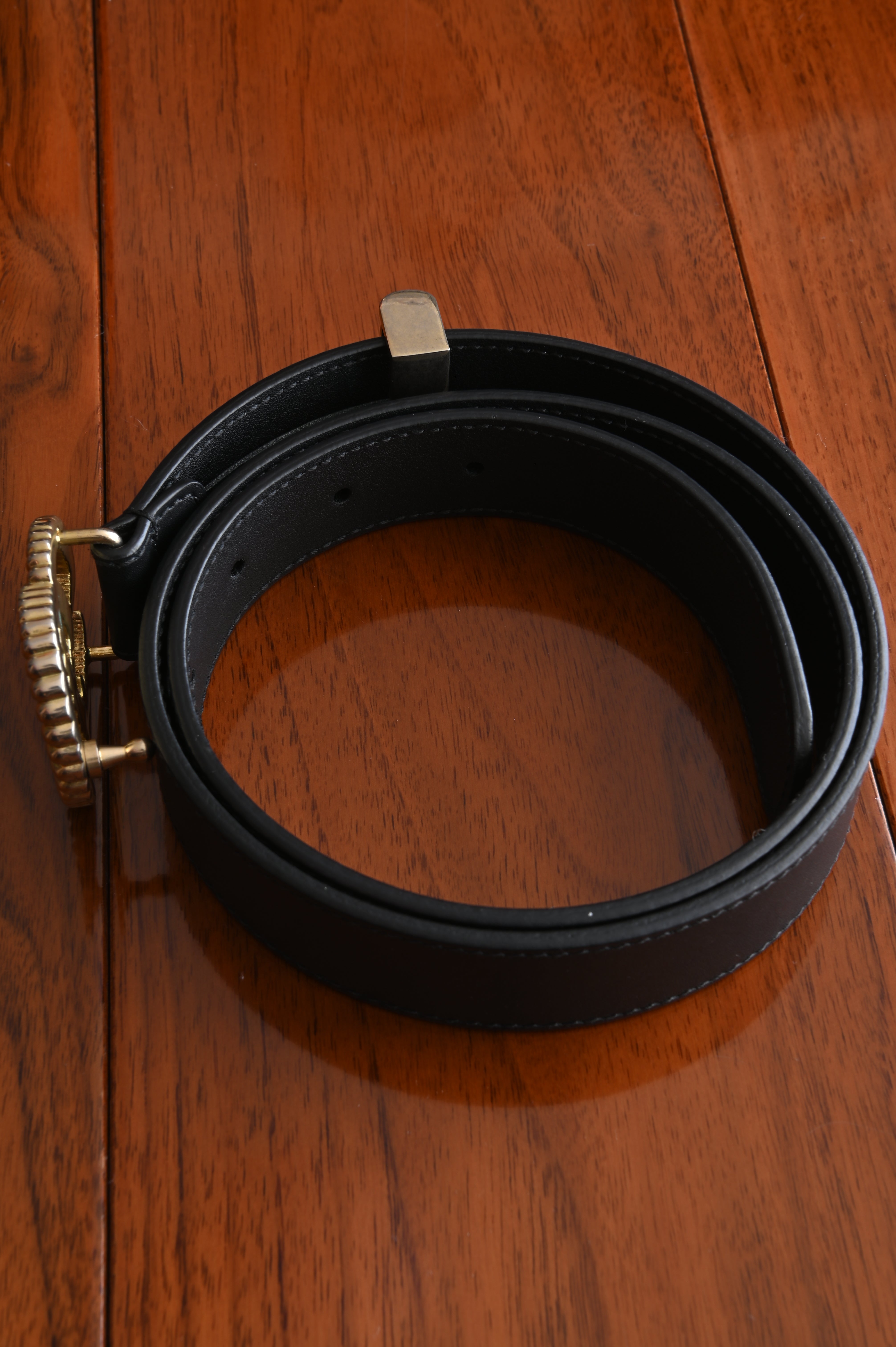 Gucci GG belt in Gold Hardware and black calf folded two