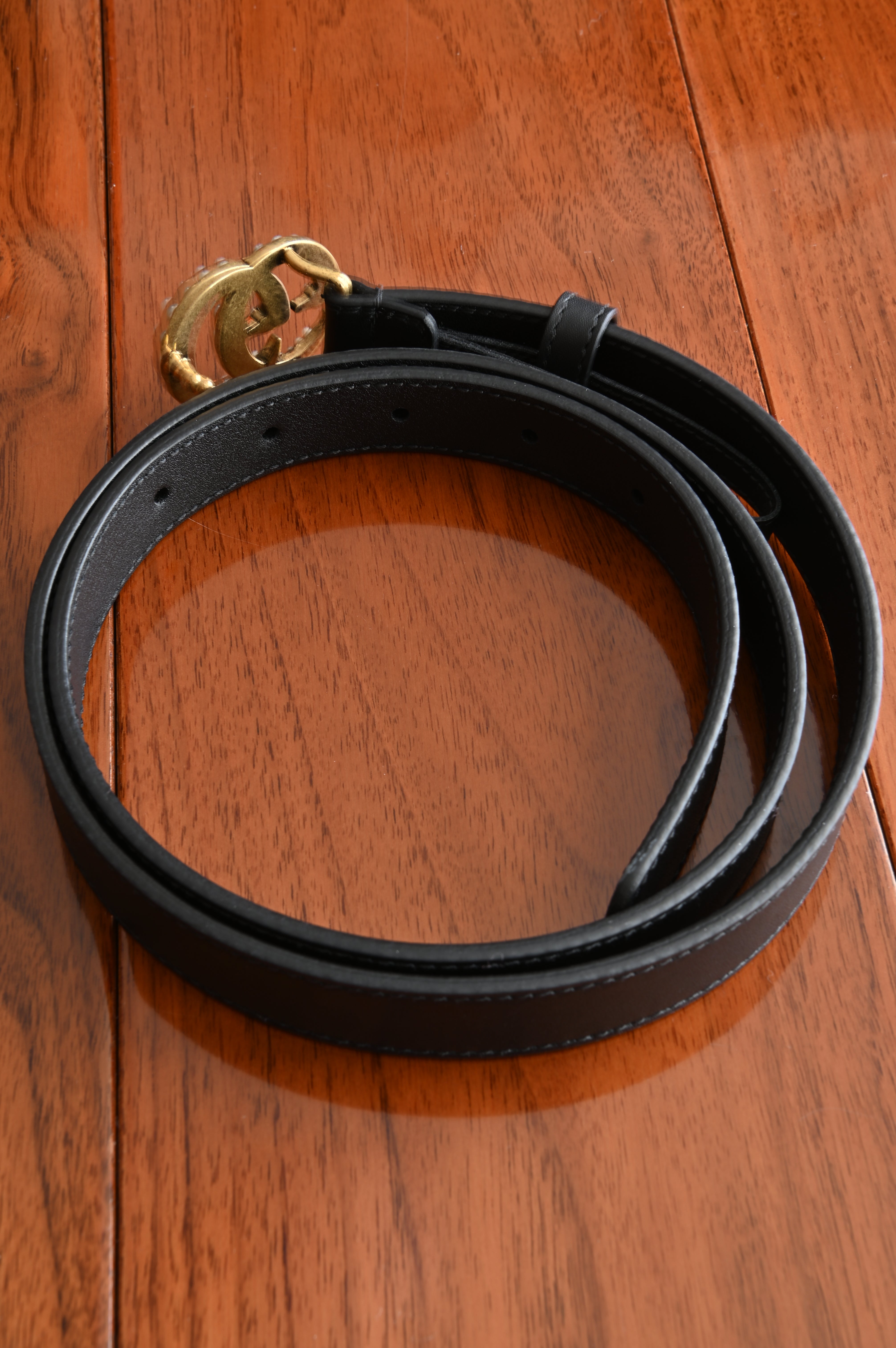 Gucci GG belt with pearl in Gold hardware and black calf back