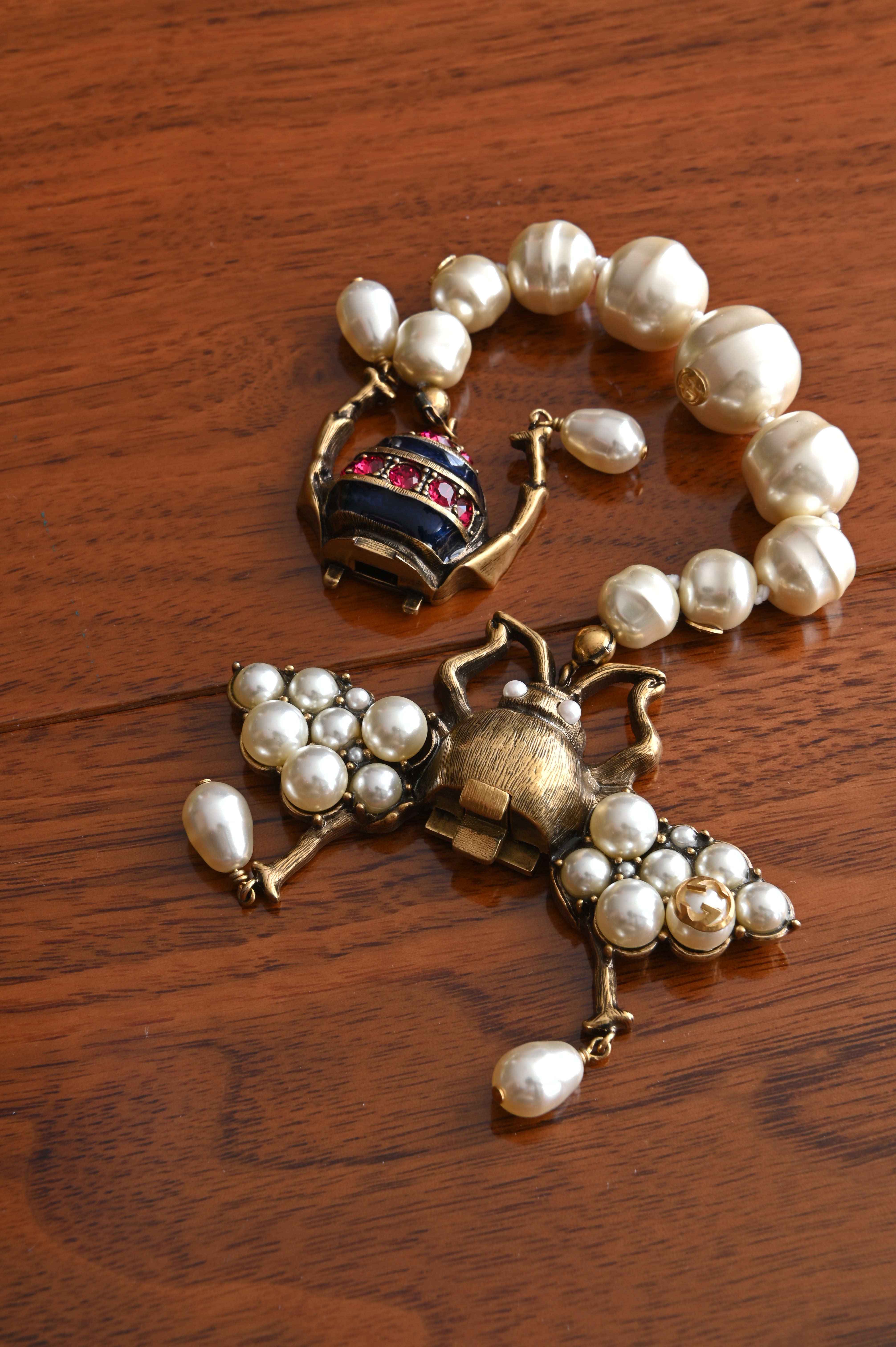 Gucci Gold Pearl Bee Brooch detached