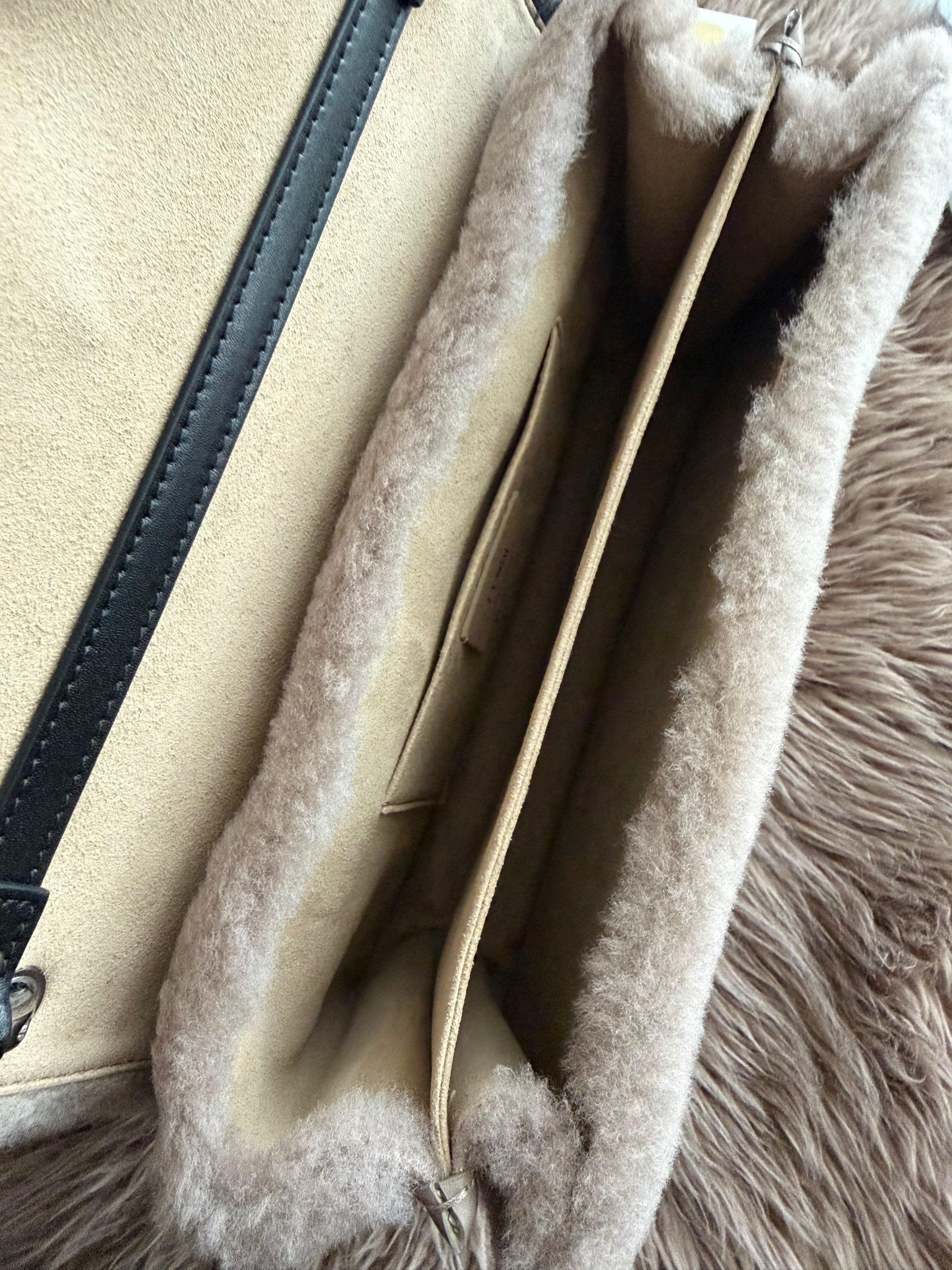 Fendi Shearling Medium Forever Kan I shoulder bag