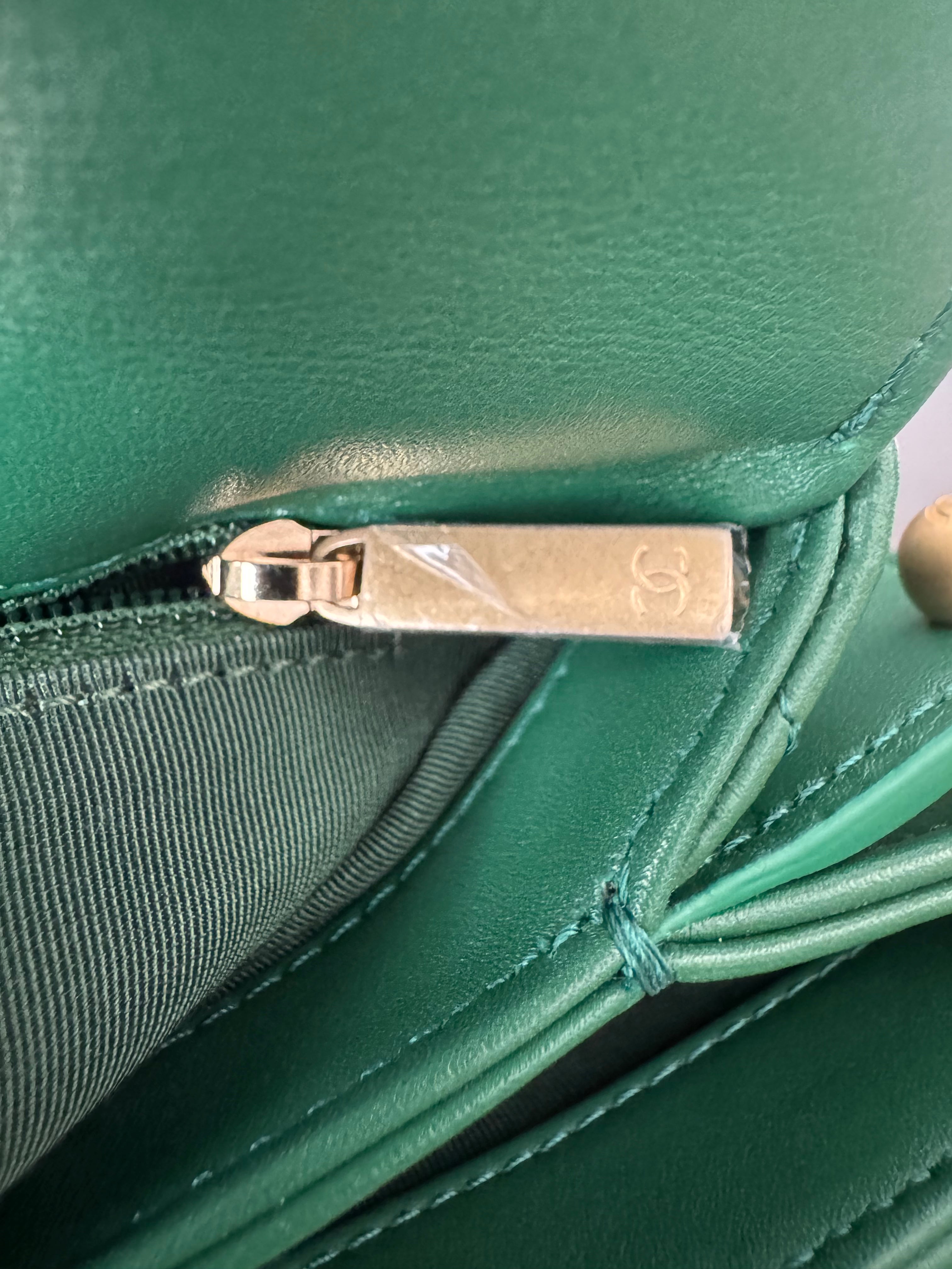 Chanel Chain Shoulder Bag Matelasse in Green and gold hardware