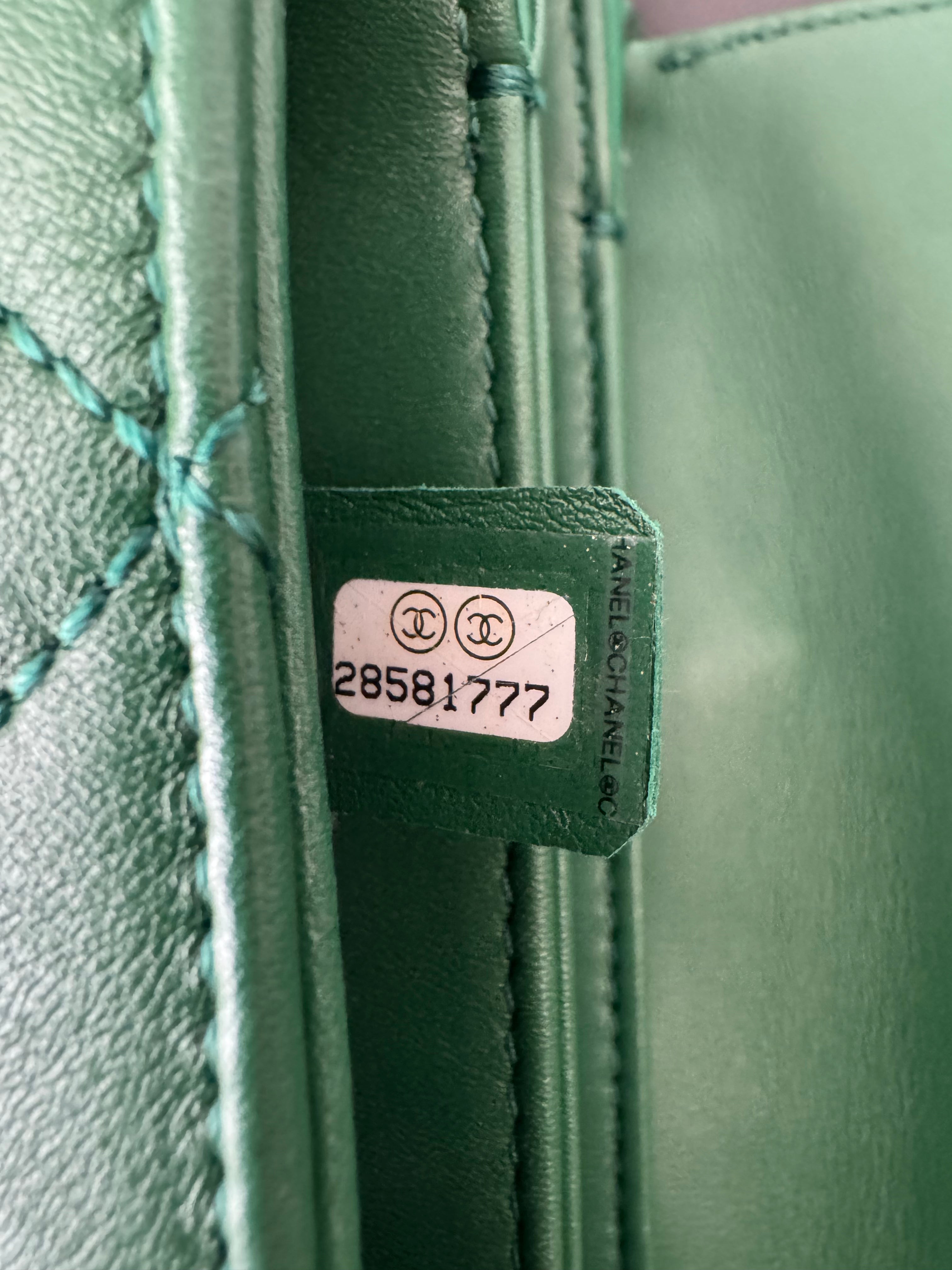 Chanel Chain Shoulder Bag Matelasse in Green and gold hardware