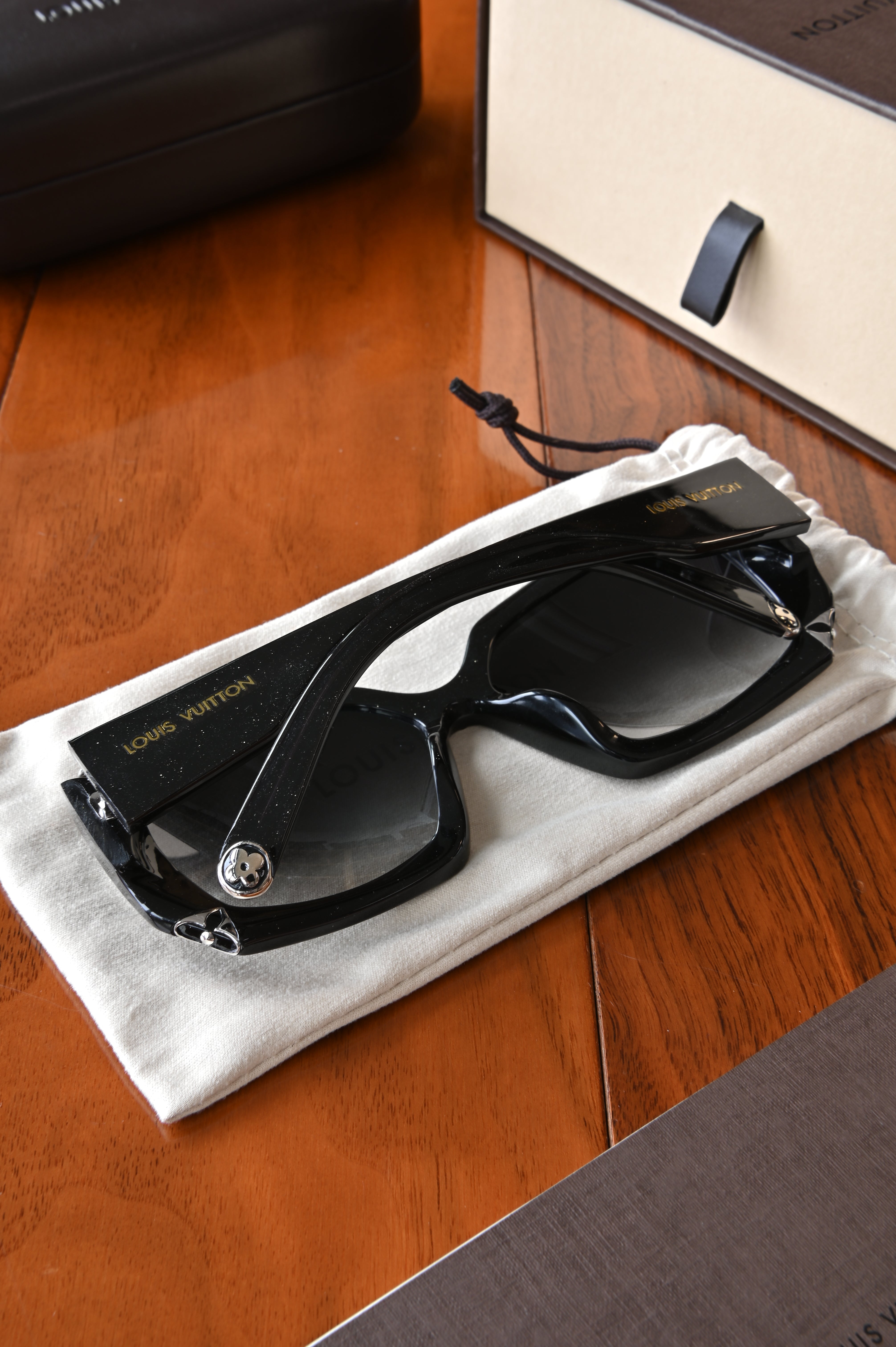 Louis Vuitton Black Glitter Sunglasses back