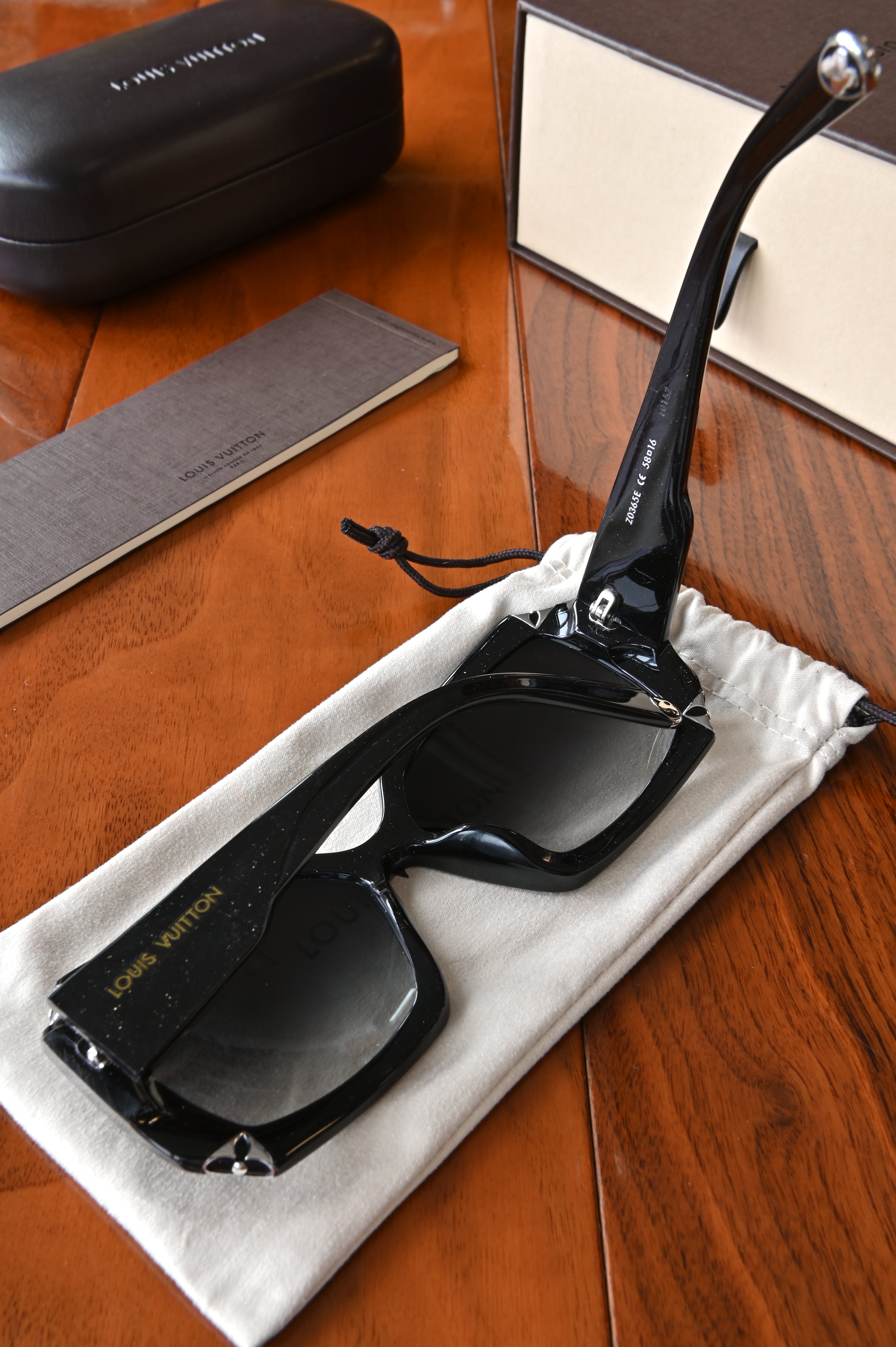 Louis Vuitton Black Glitter Sunglasses right