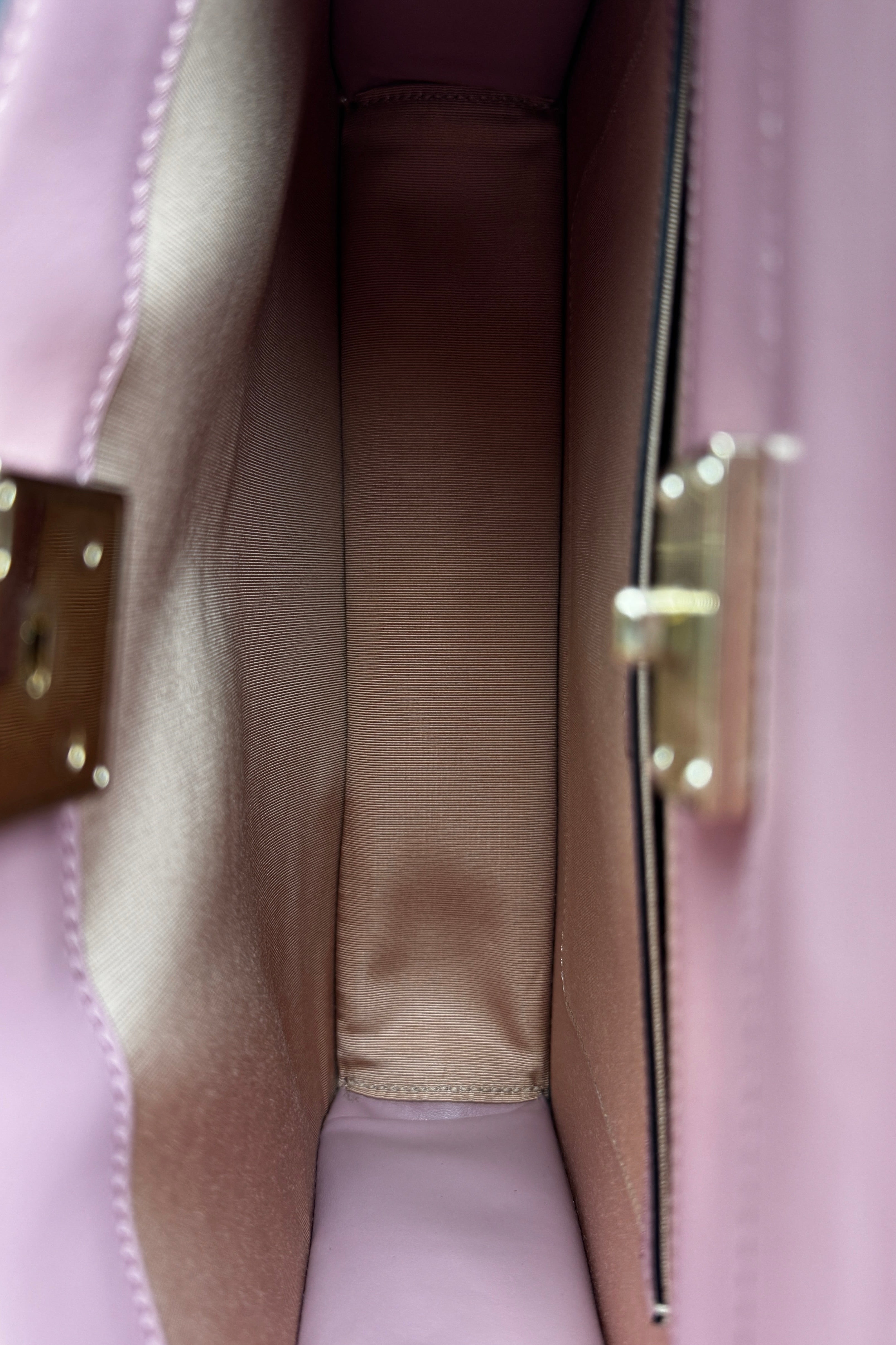 Roger Viver Pink Top Handle BagRoger Viver Pink Top Handle Bag open