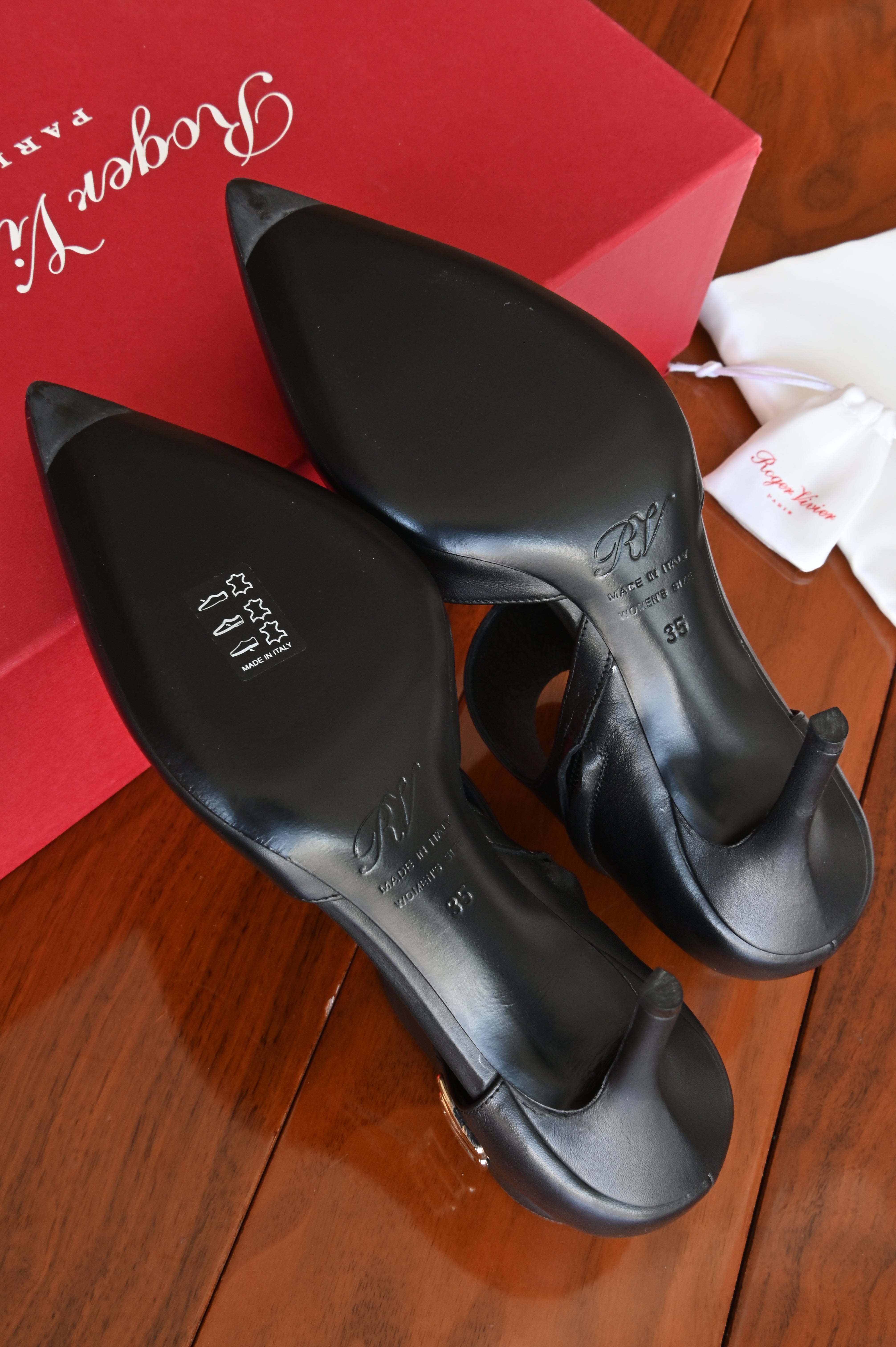 Roger Vivier Black Gold High Heels bottom