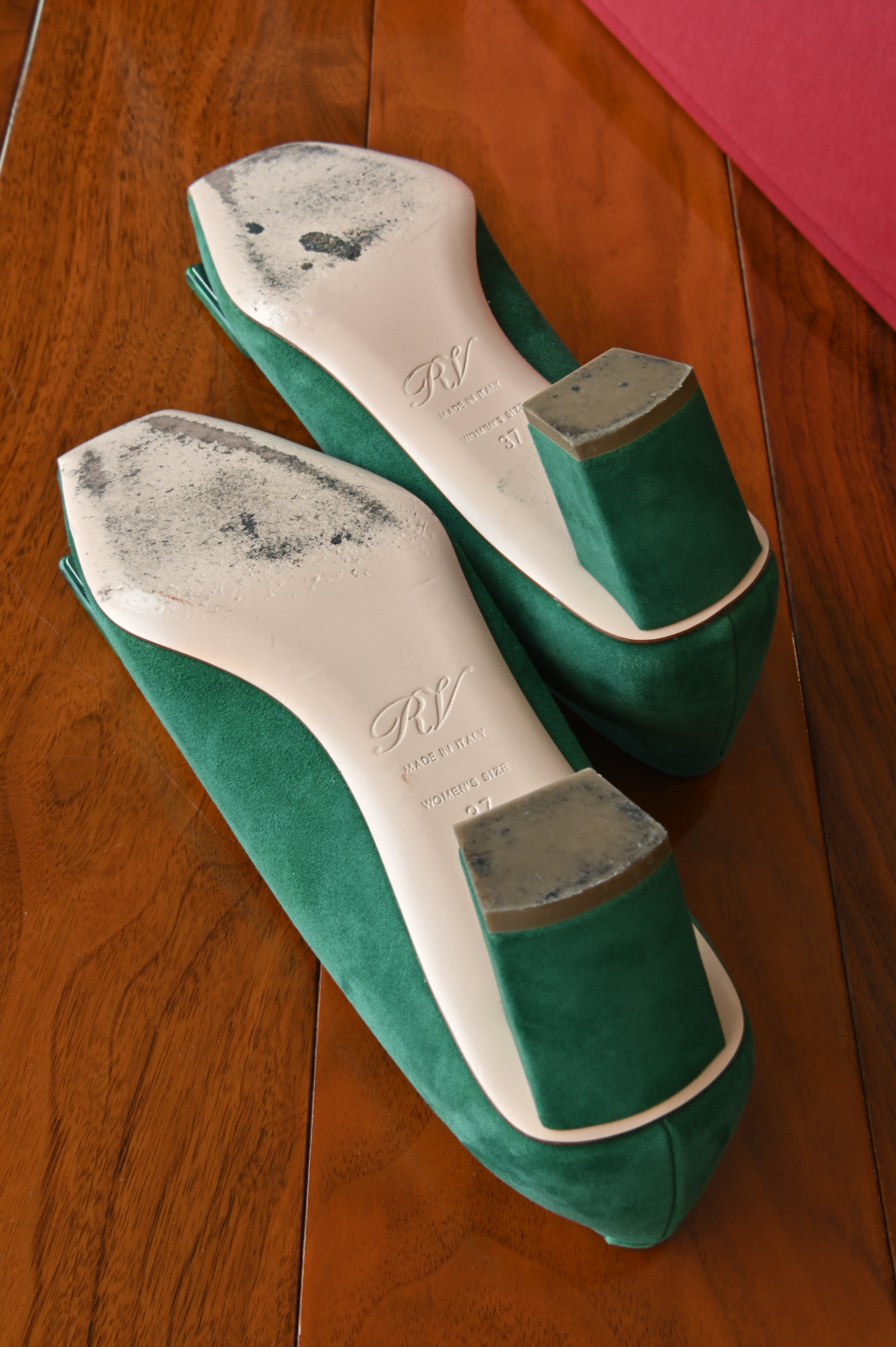 Roger Vivier Emerald Green Suede Stone Buckle Pumps bottom