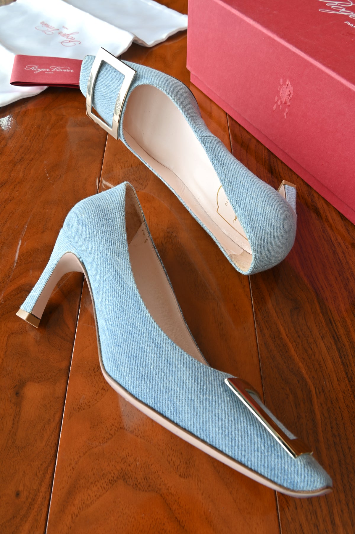 Roger Vivier Light Blue Denim Trompette Pumps side