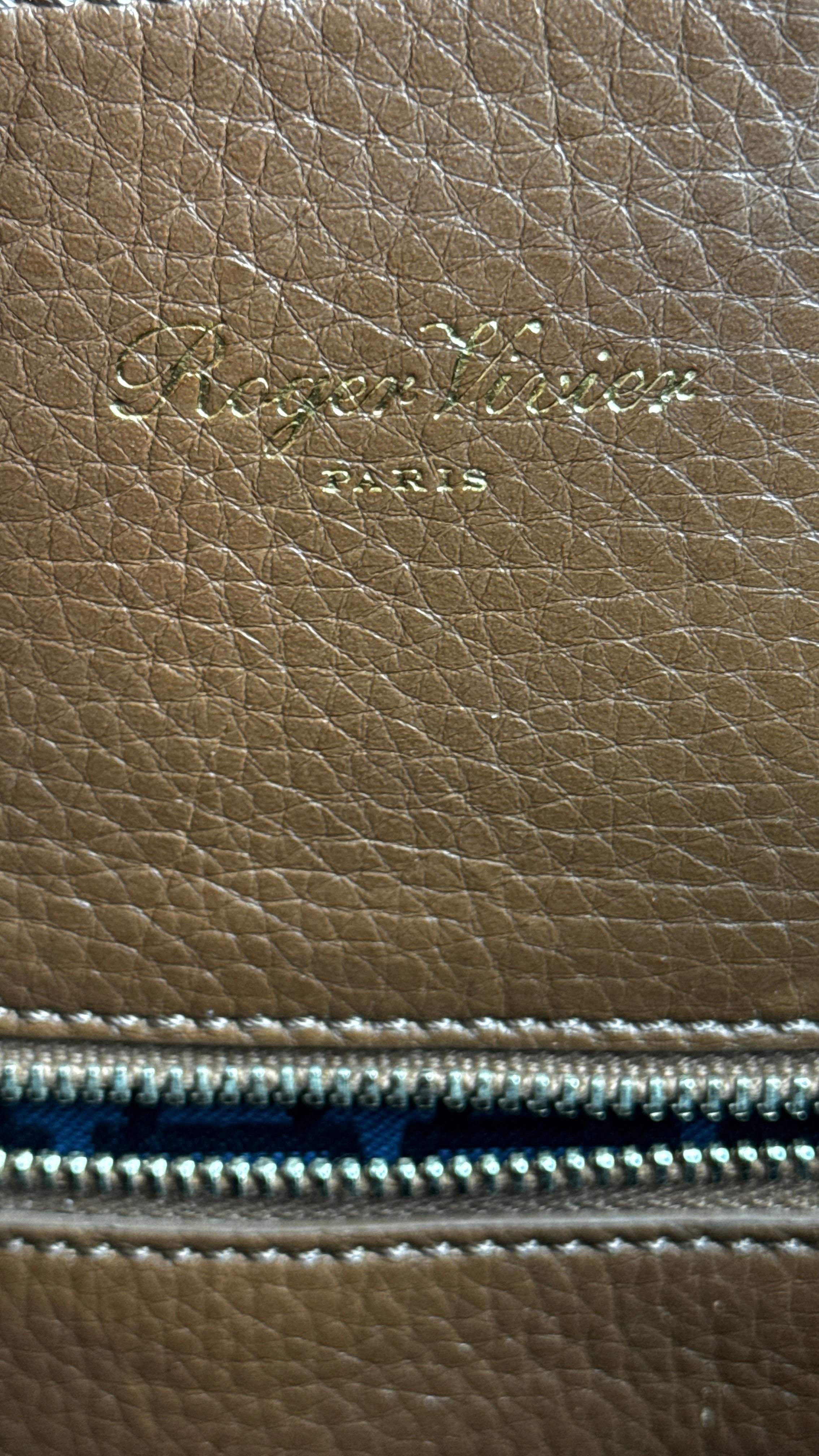 Roger Vivier Pilgrim De Jour Camel Tote Bag logo