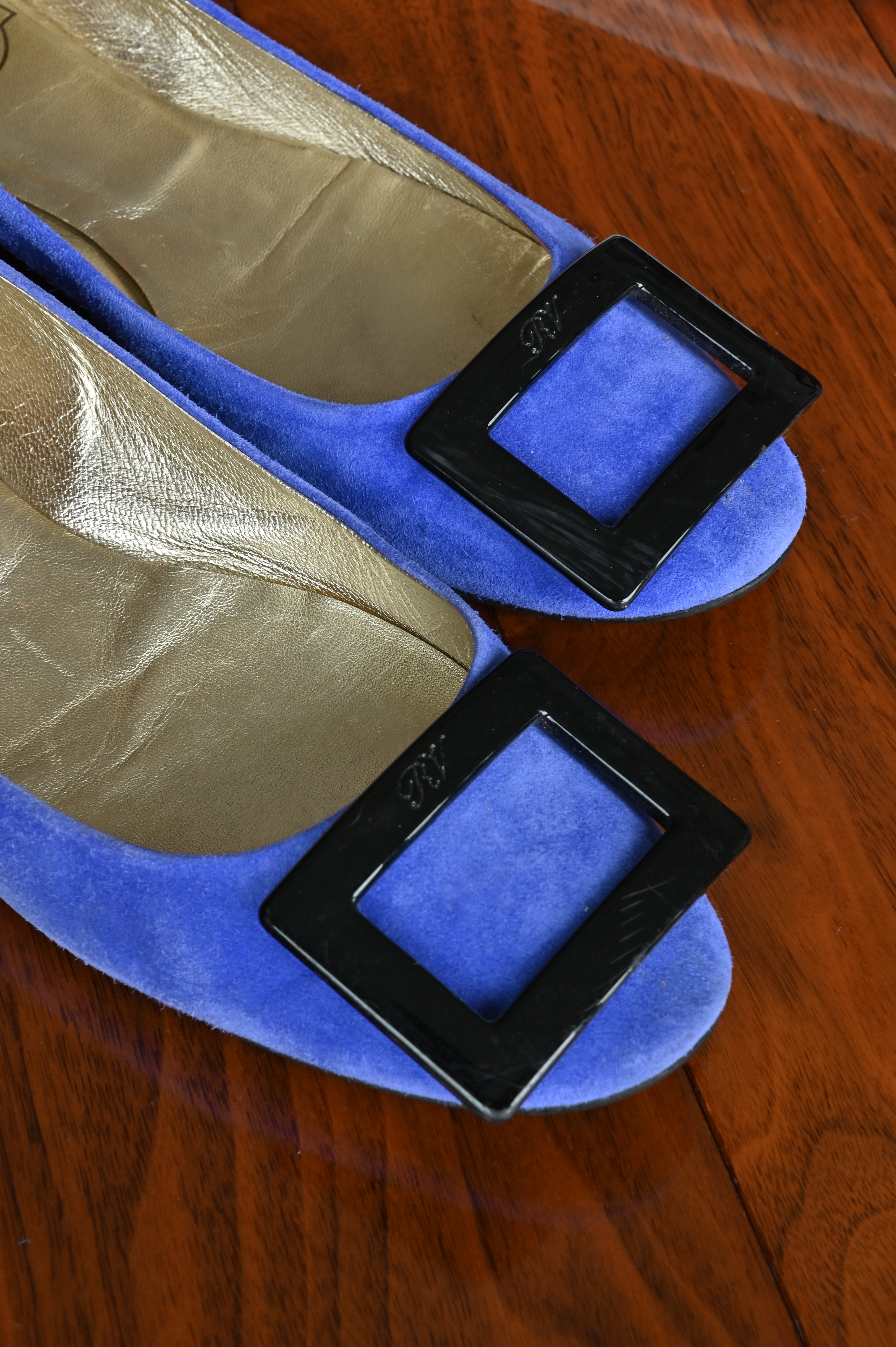 Roger Vivier Royal Blue Gommette Flats detail