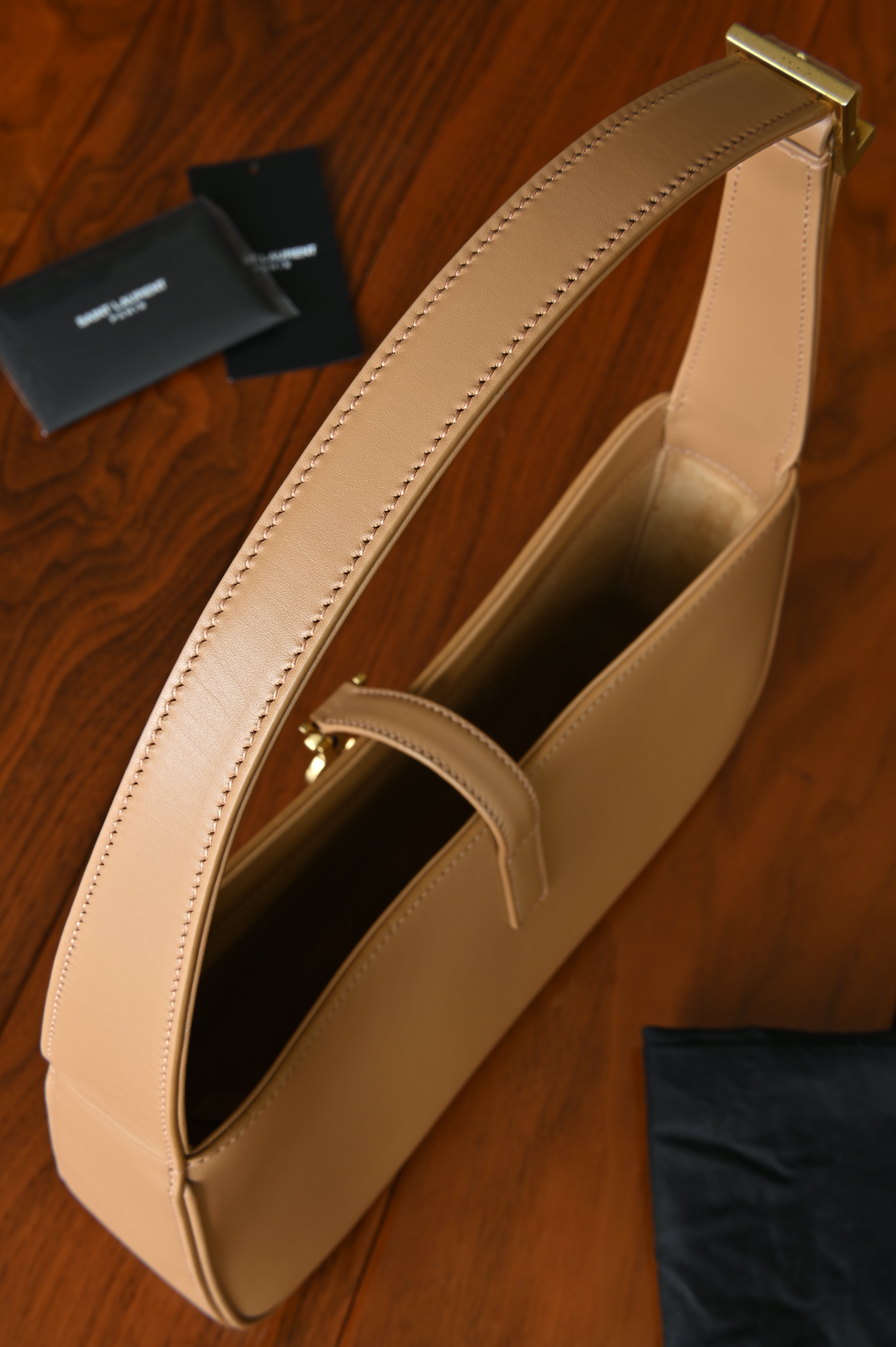 Saint Laurent Le 5 à 7 Hobo Bag Handbag top