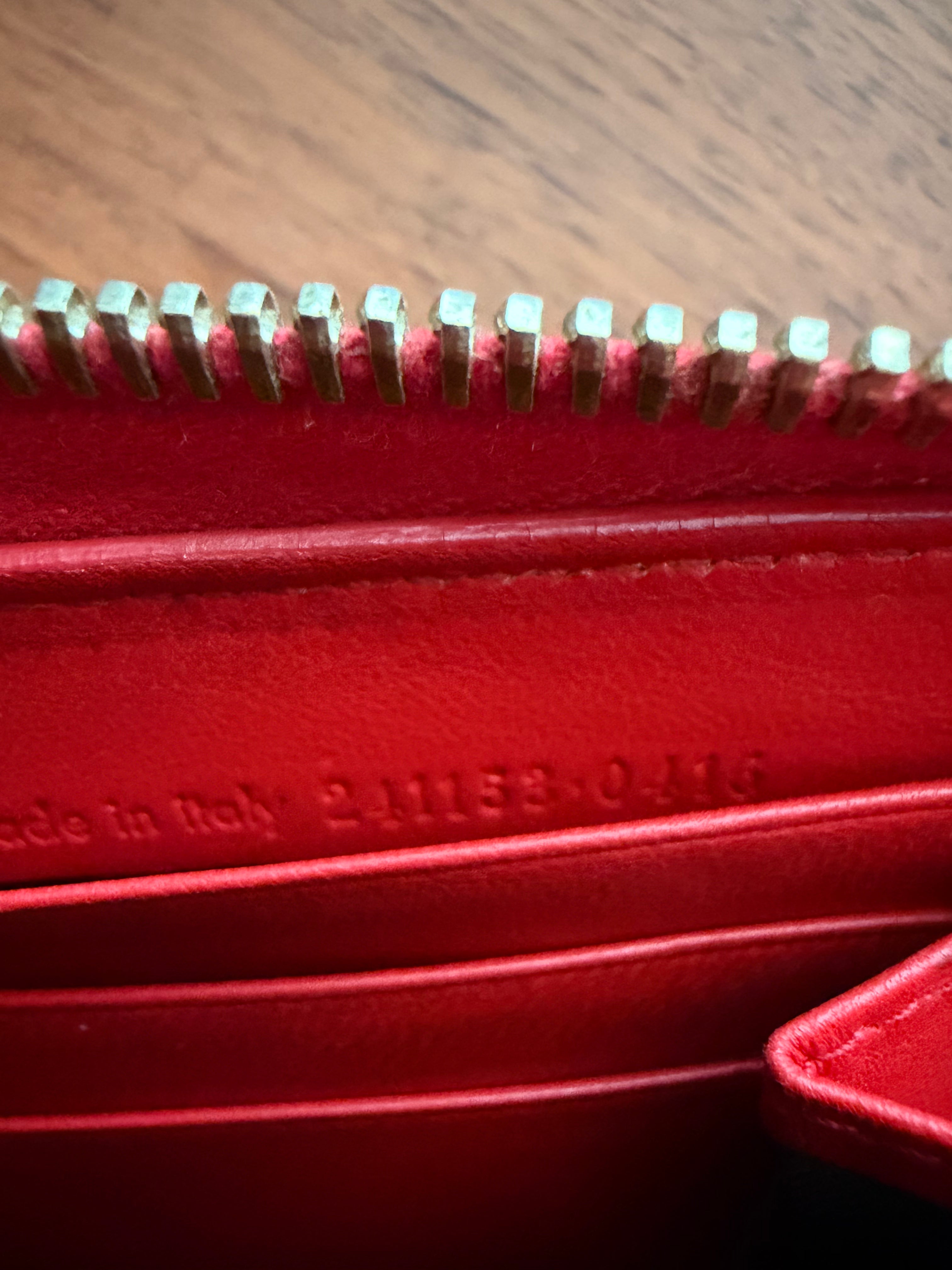 Saint Laurent Y Long Wallet in Red patent code