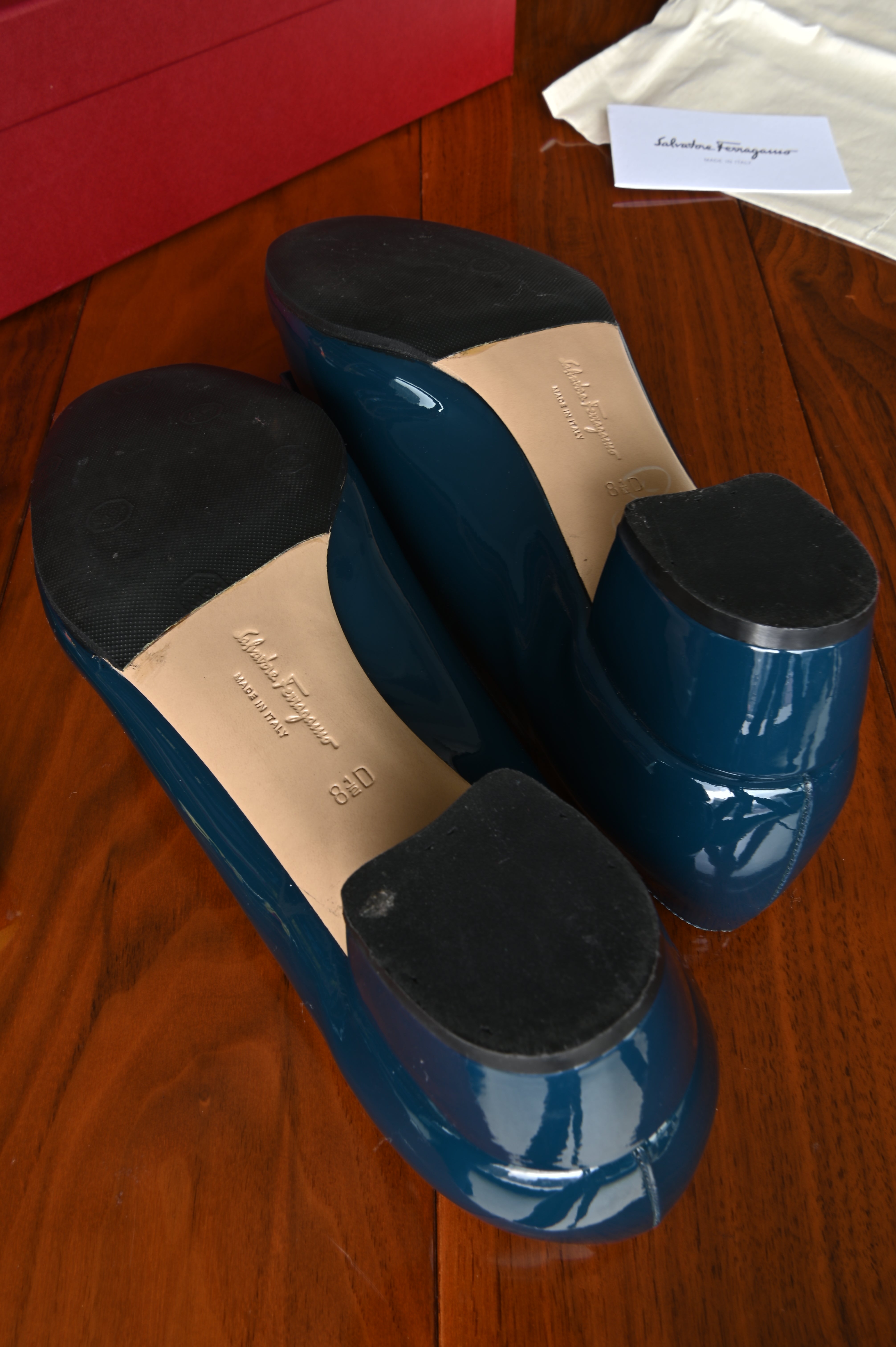Salvatore Ferragamo Blue Vara Pumps bottom