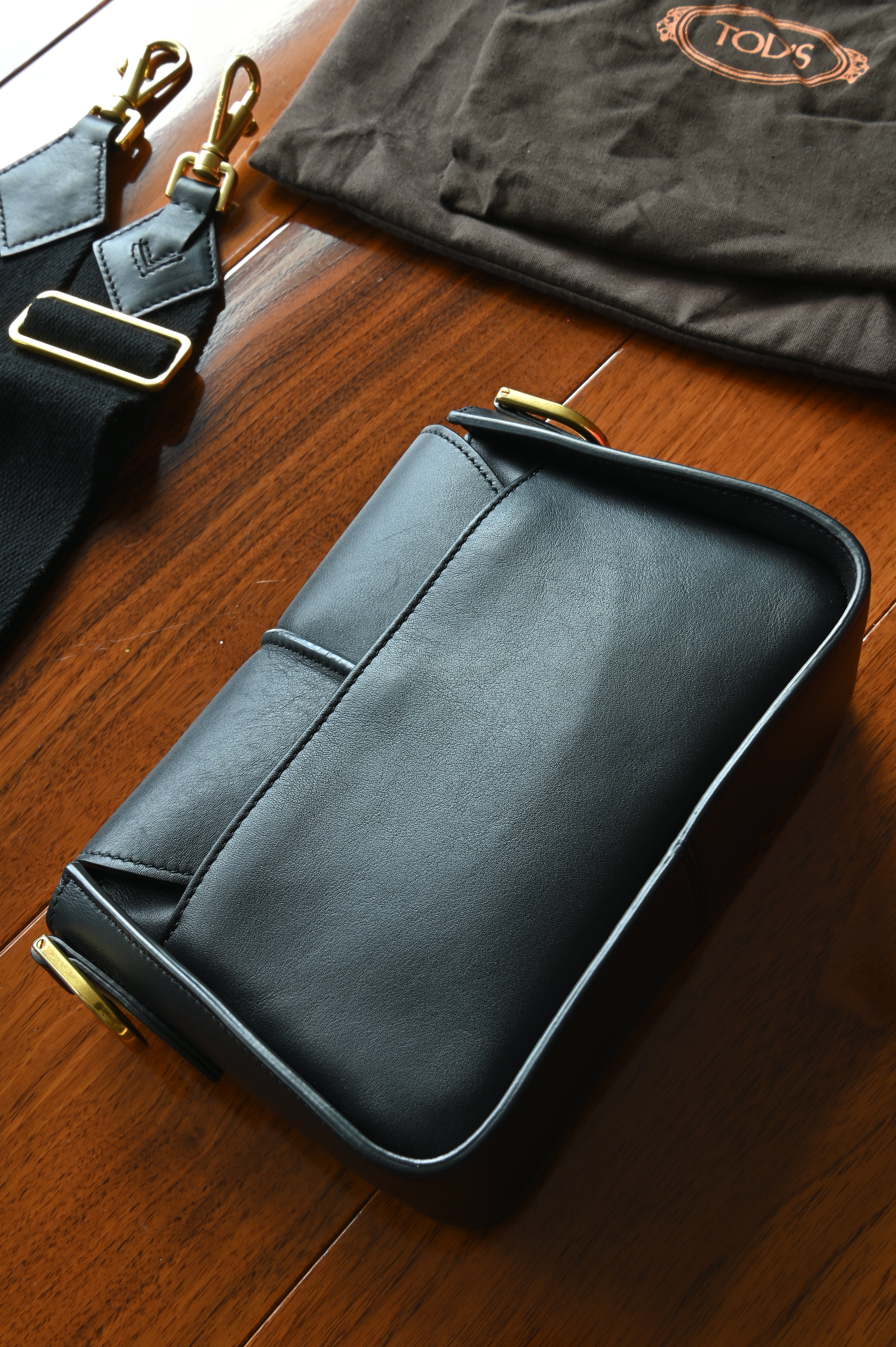 Tod's Black Lamb Leather Logo Crossbody Bag back