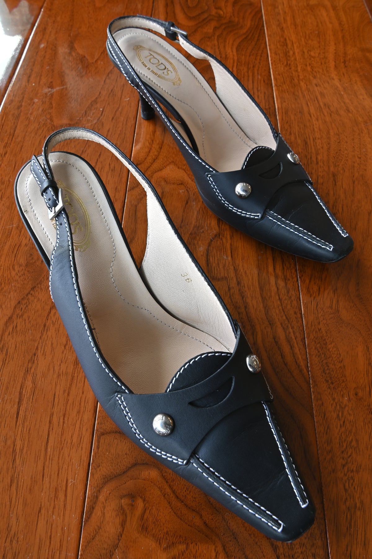 Tod's Black Leather Pointed Slingback Heels
