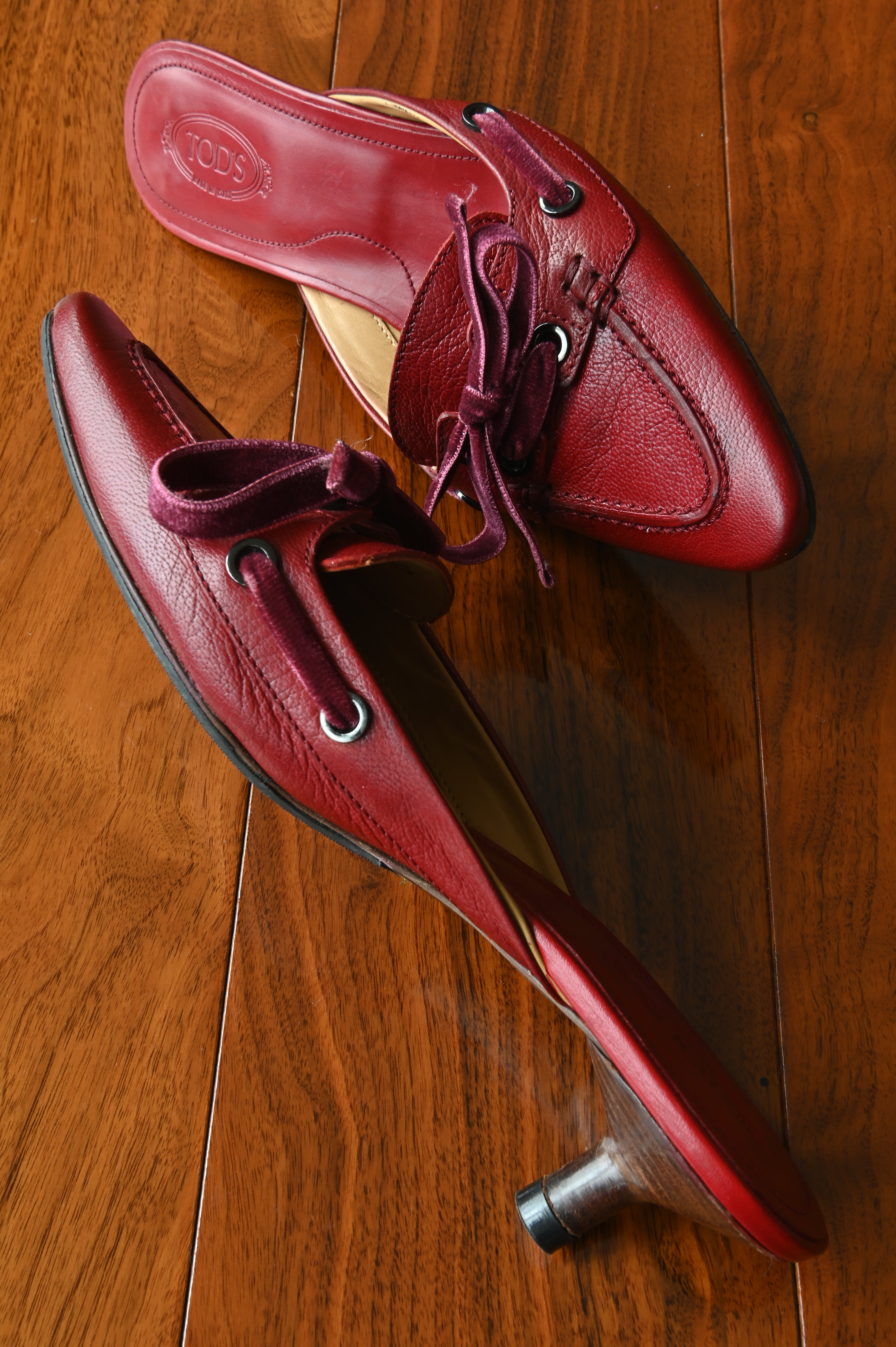Tod's Red Leather Ribbon Mules side two