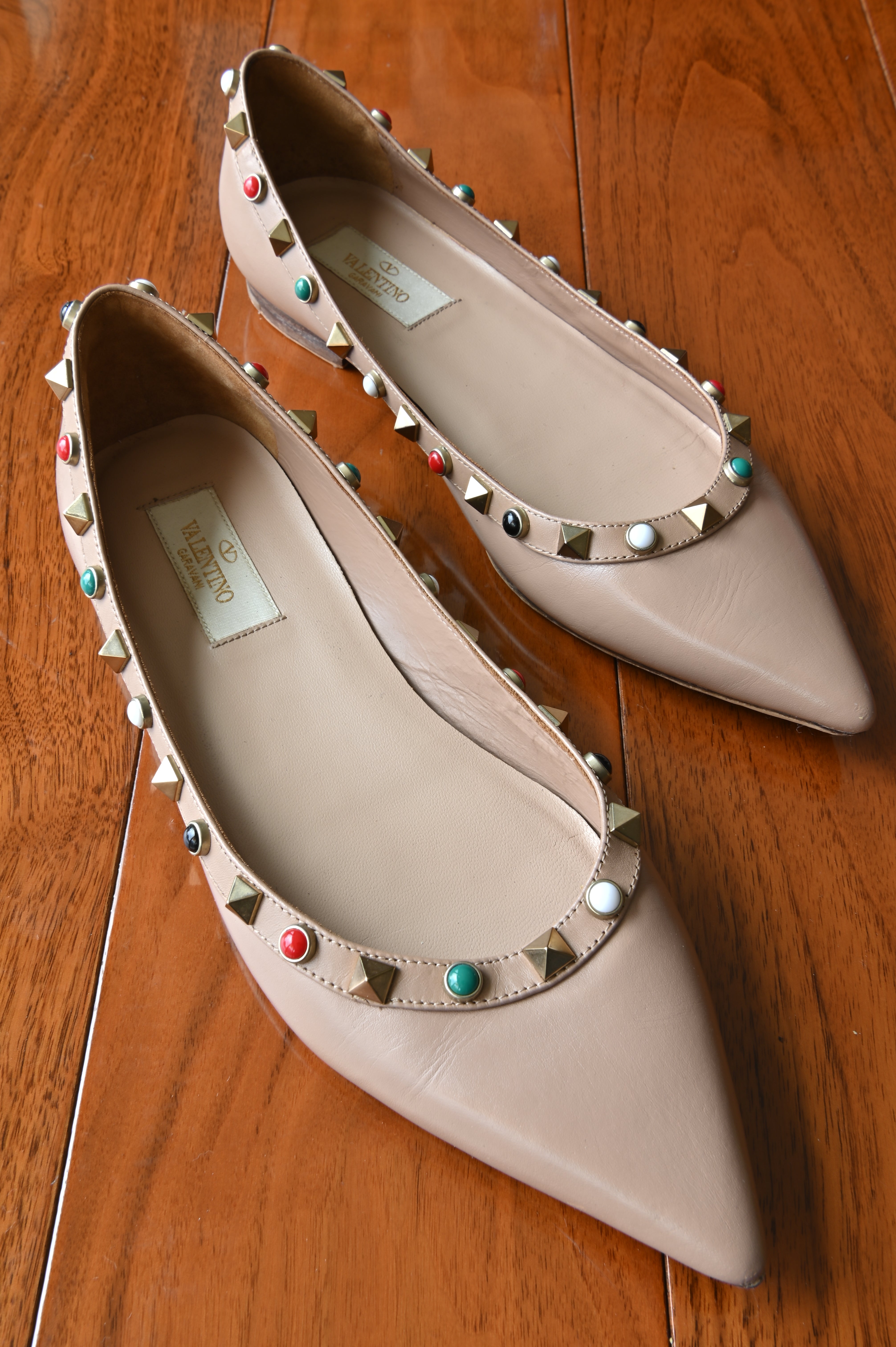 Valentino Garavani Nude Rolling Rockstud Ballet Flats