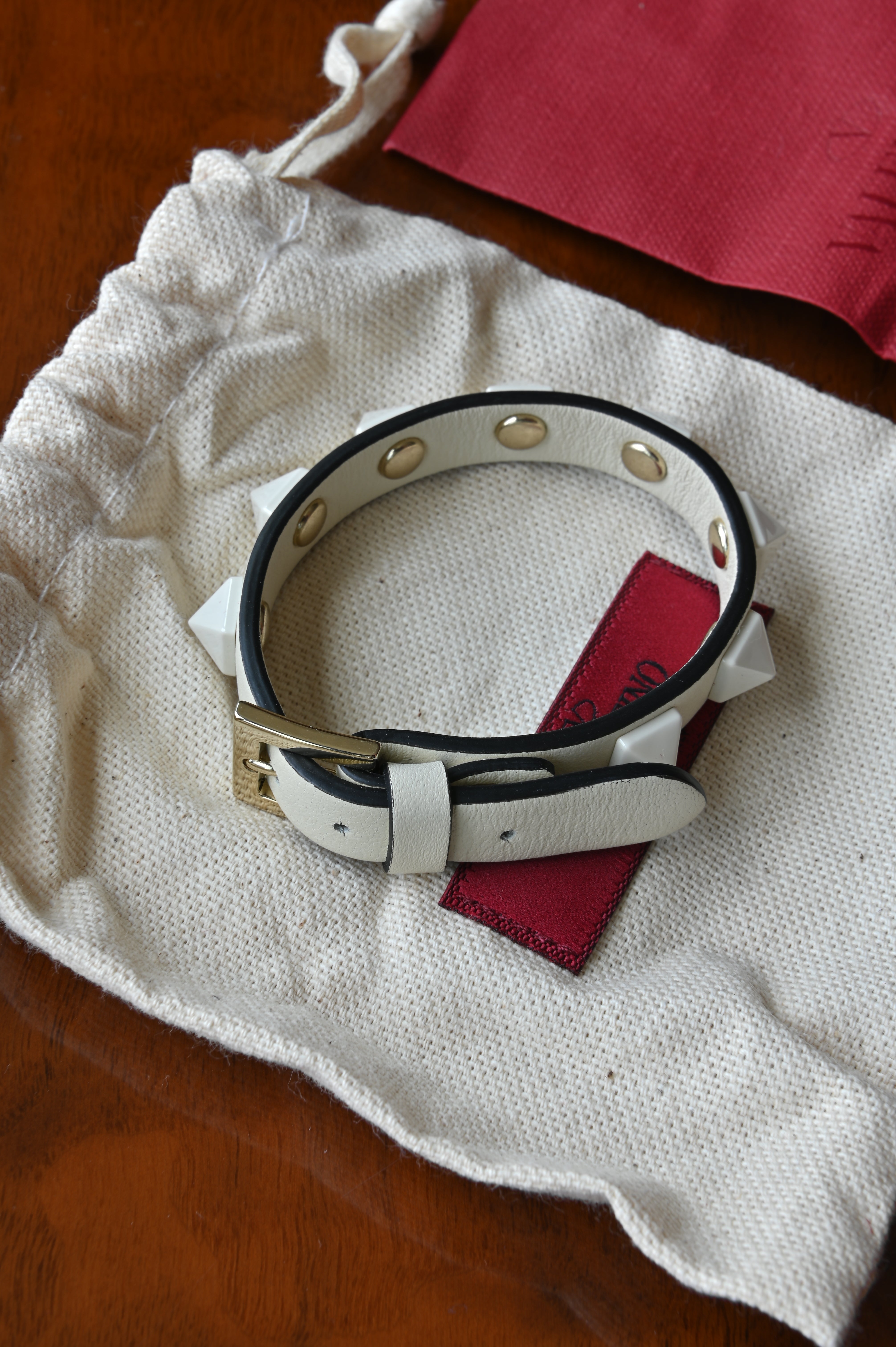 Valentino Garavani White Rockstud leather bracelet angle