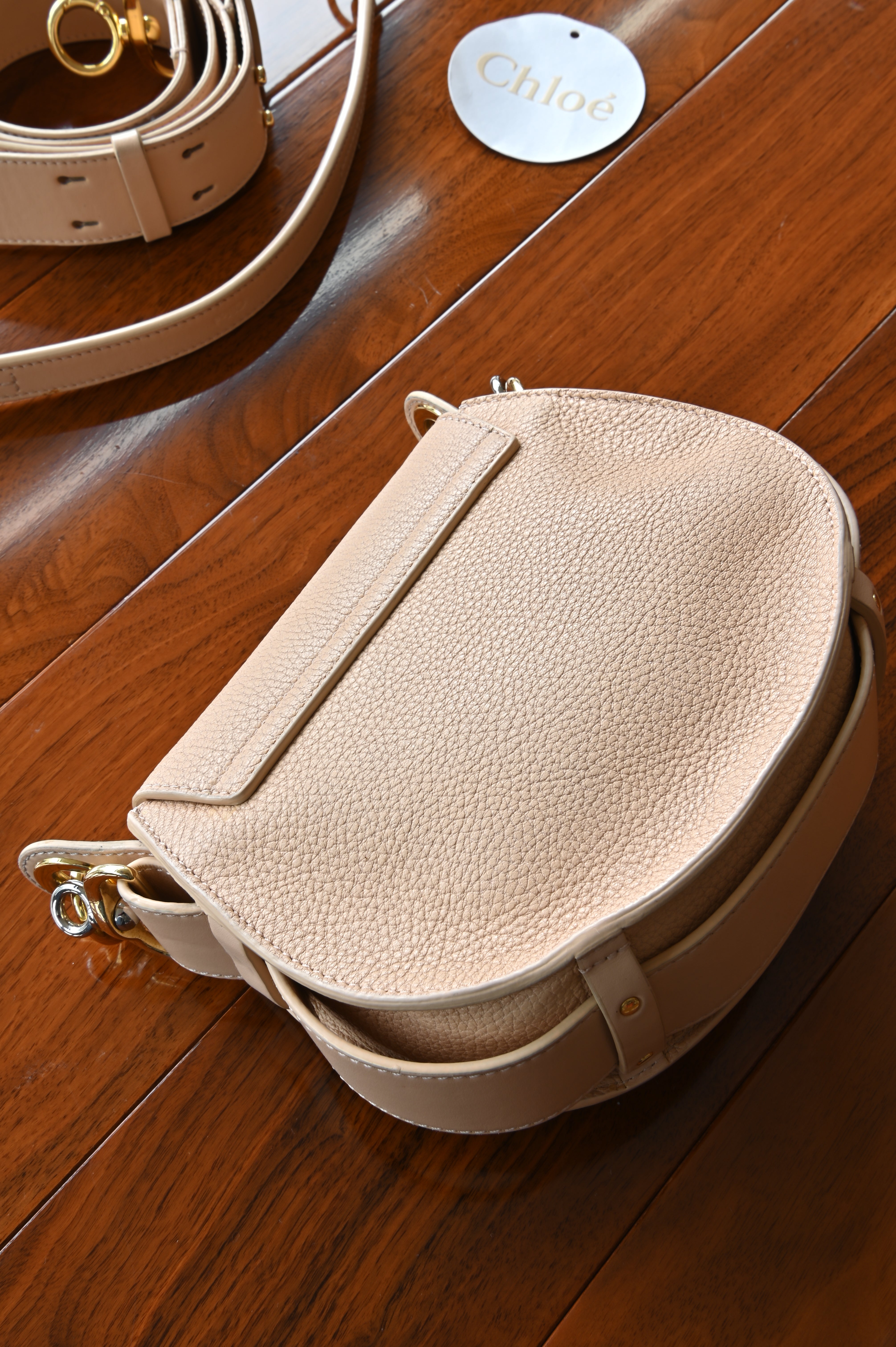 Close-up of Chloé Small Tess Dusty Rose calfskin leather