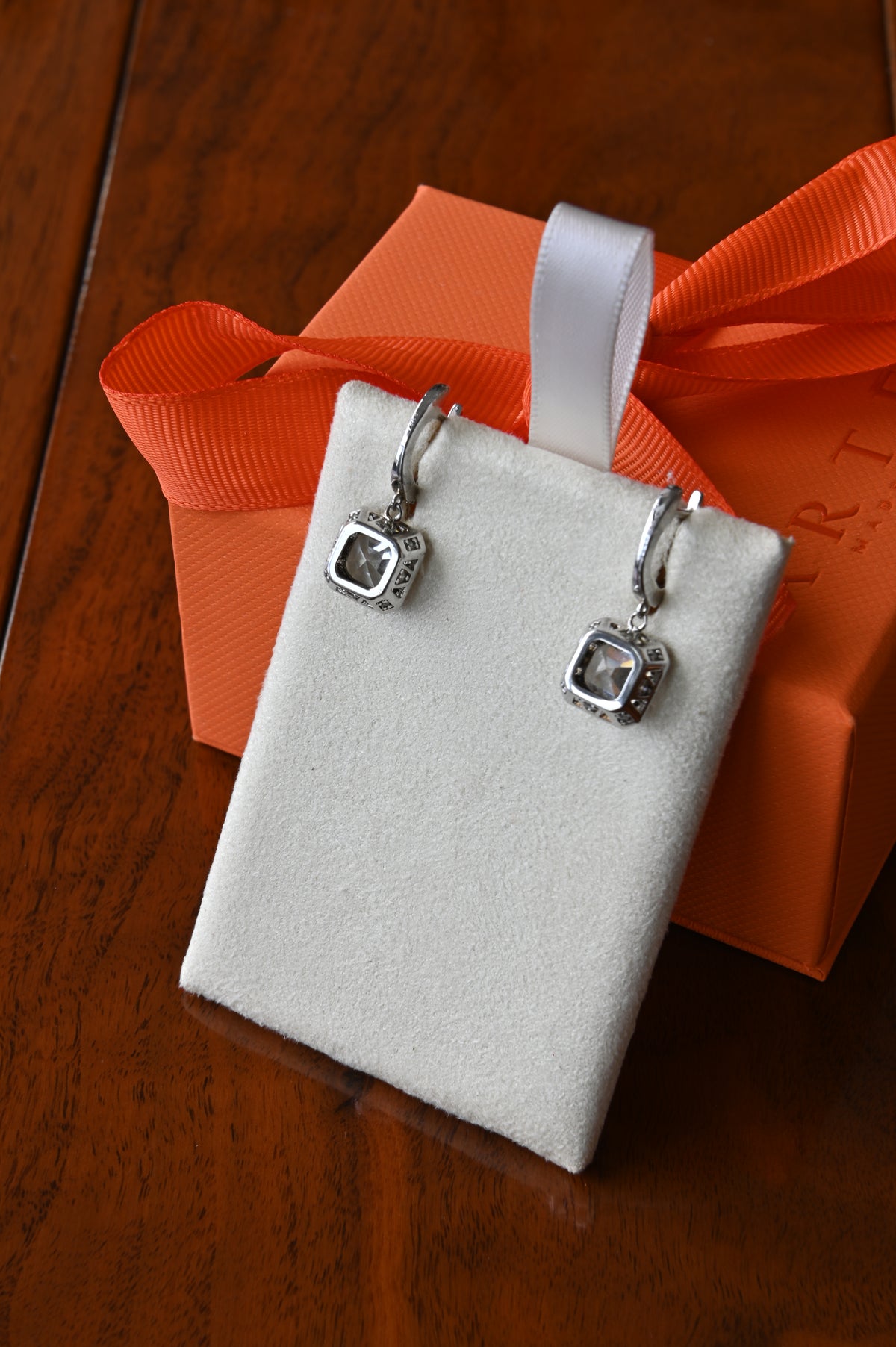 Arte Madrid Square Crystal Earrings back