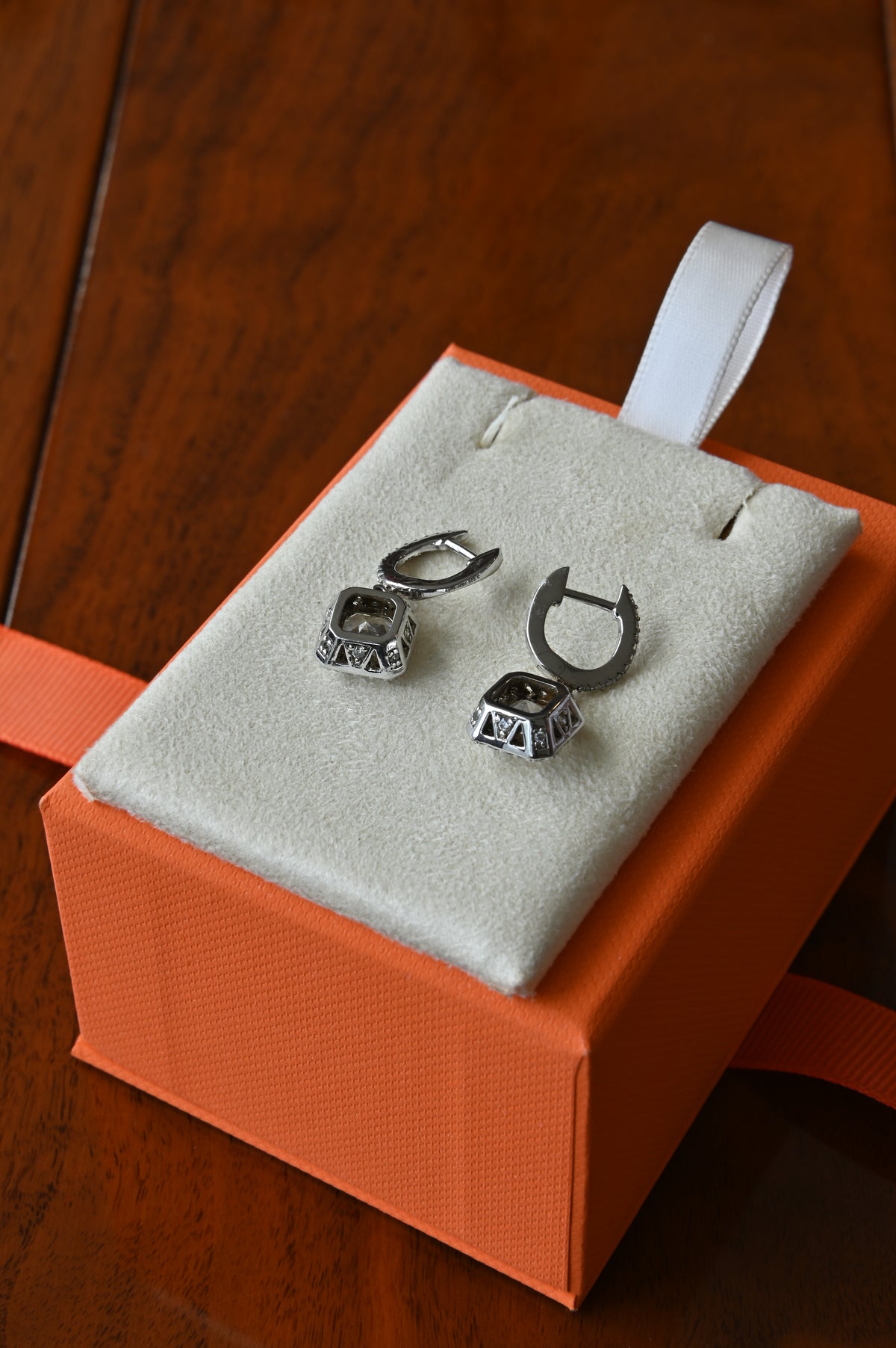 Arte Madrid Square Crystal Earrings bottom