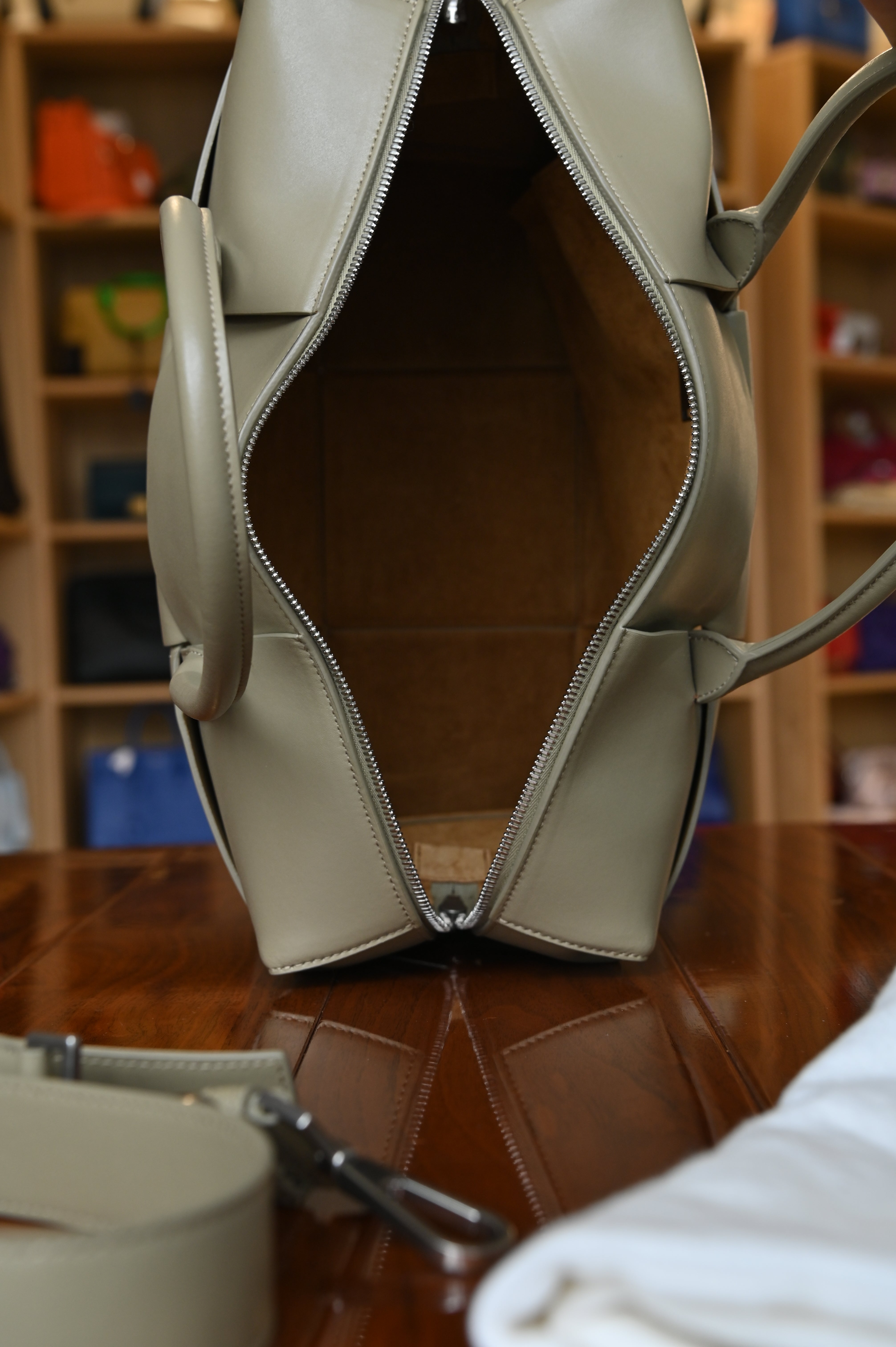 Bottega Veneta Beige Cassette Tote Bag inner bag