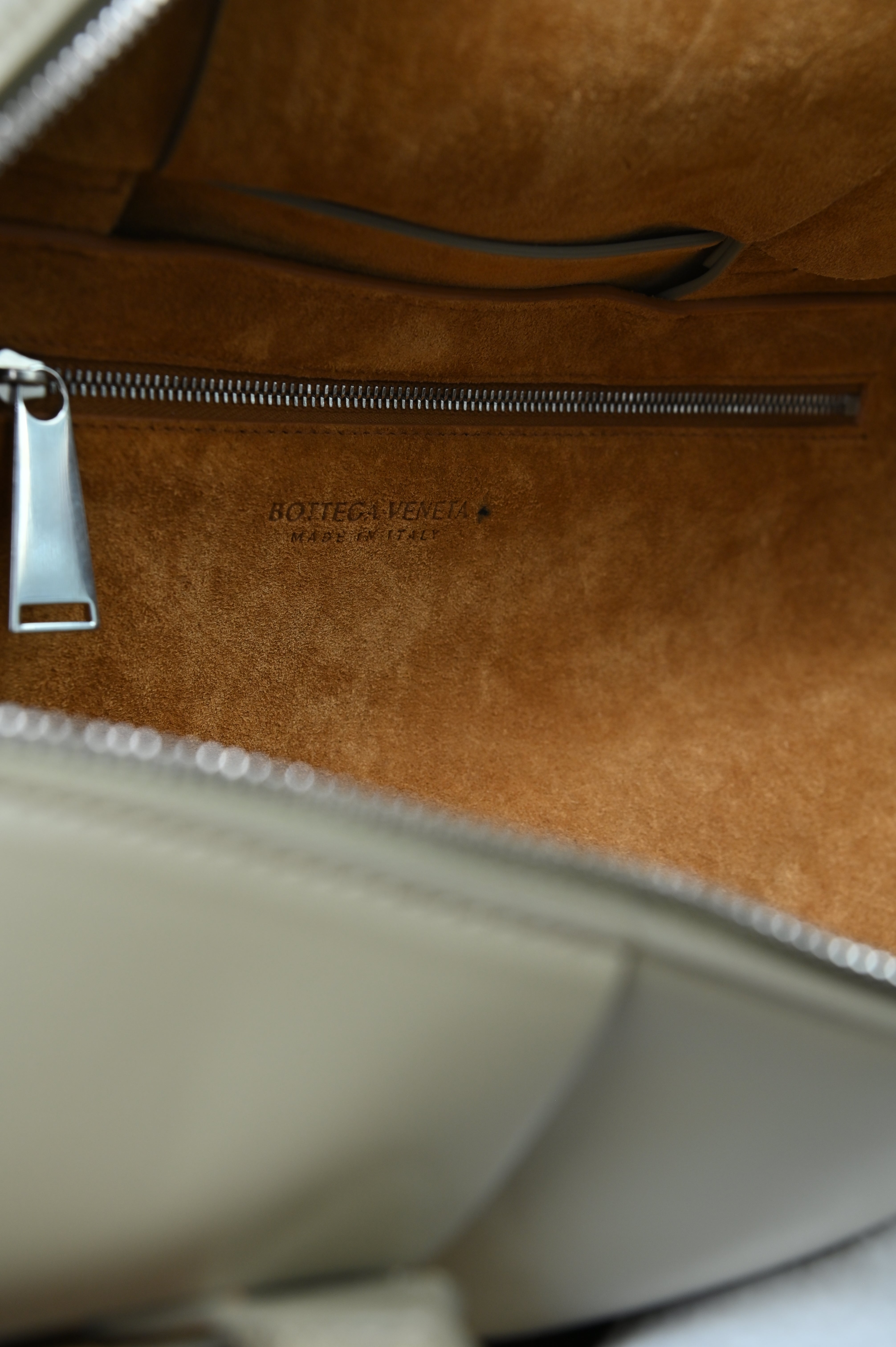 Bottega Veneta Beige Cassette Tote Bag logo