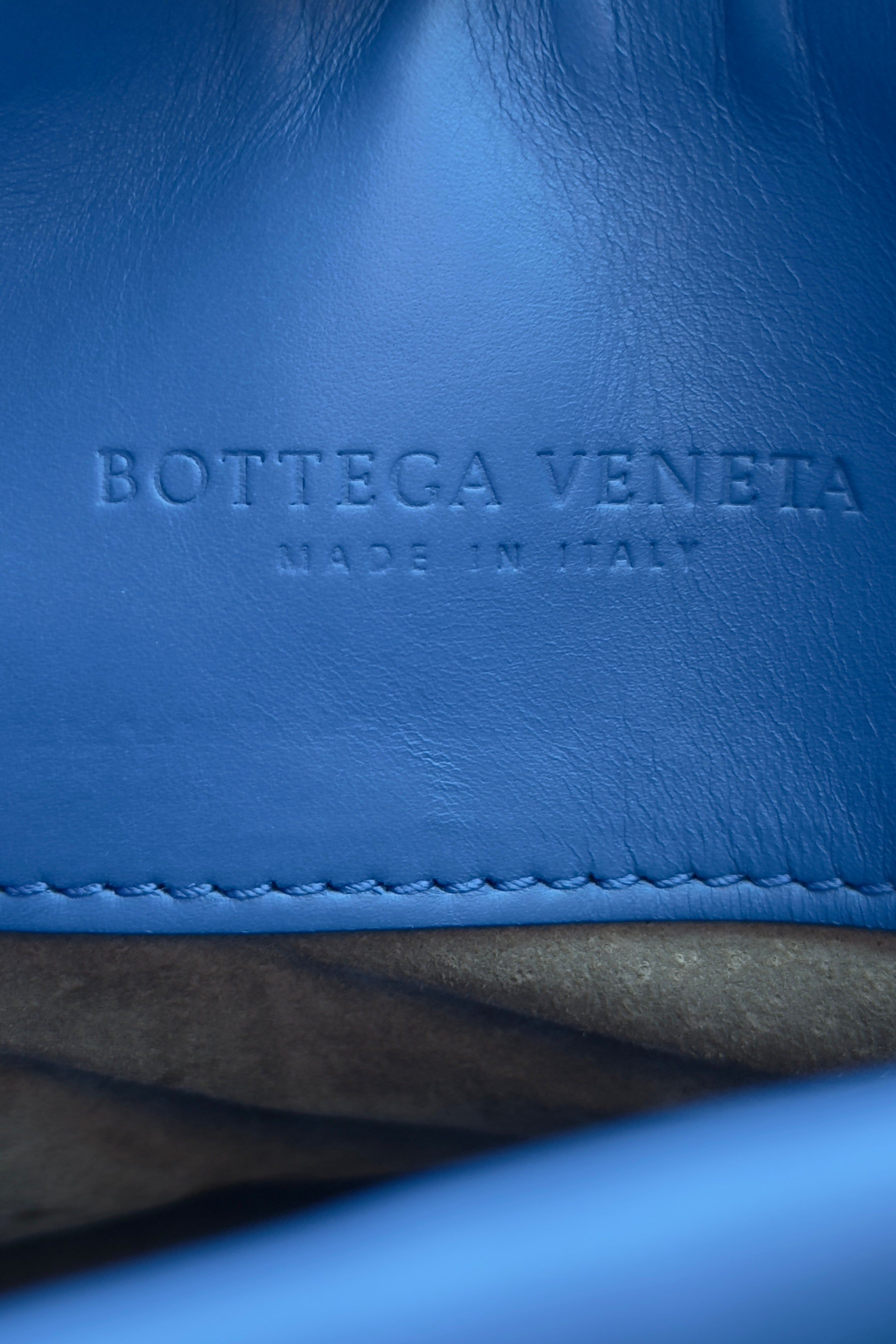 Bottega Veneta Blue Woven Intrecciato Top Handle Bag logo